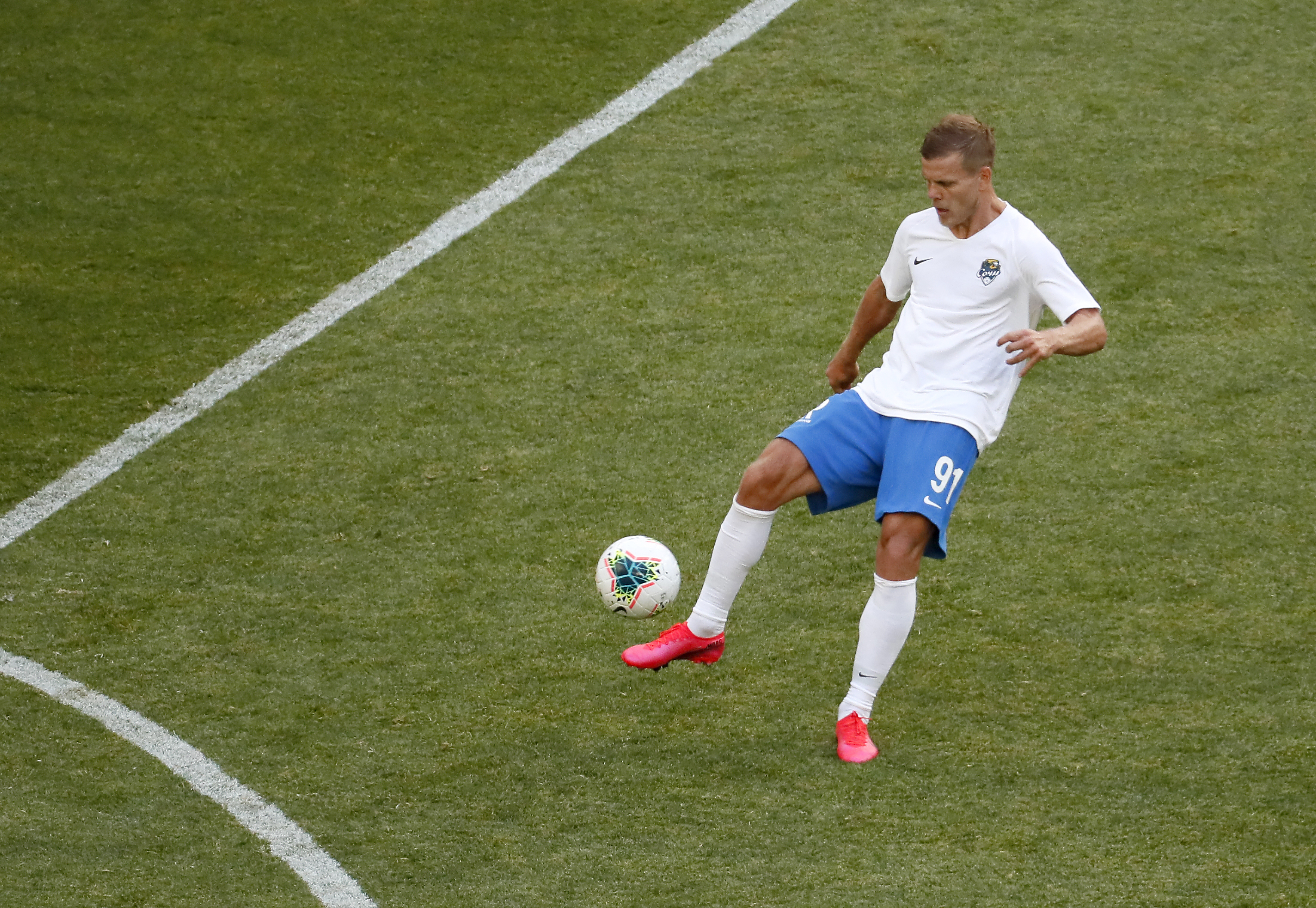 epa08534658 Alexander Kokorin of Sochi in action during the Russian Premier League soccer match between Zenit St. Petersburg and PFC Sochi at the Gazprom arena in St. Petersburg, Russia, 08 July 2020.  EPA-EFE/ANATOLY MALTSEV