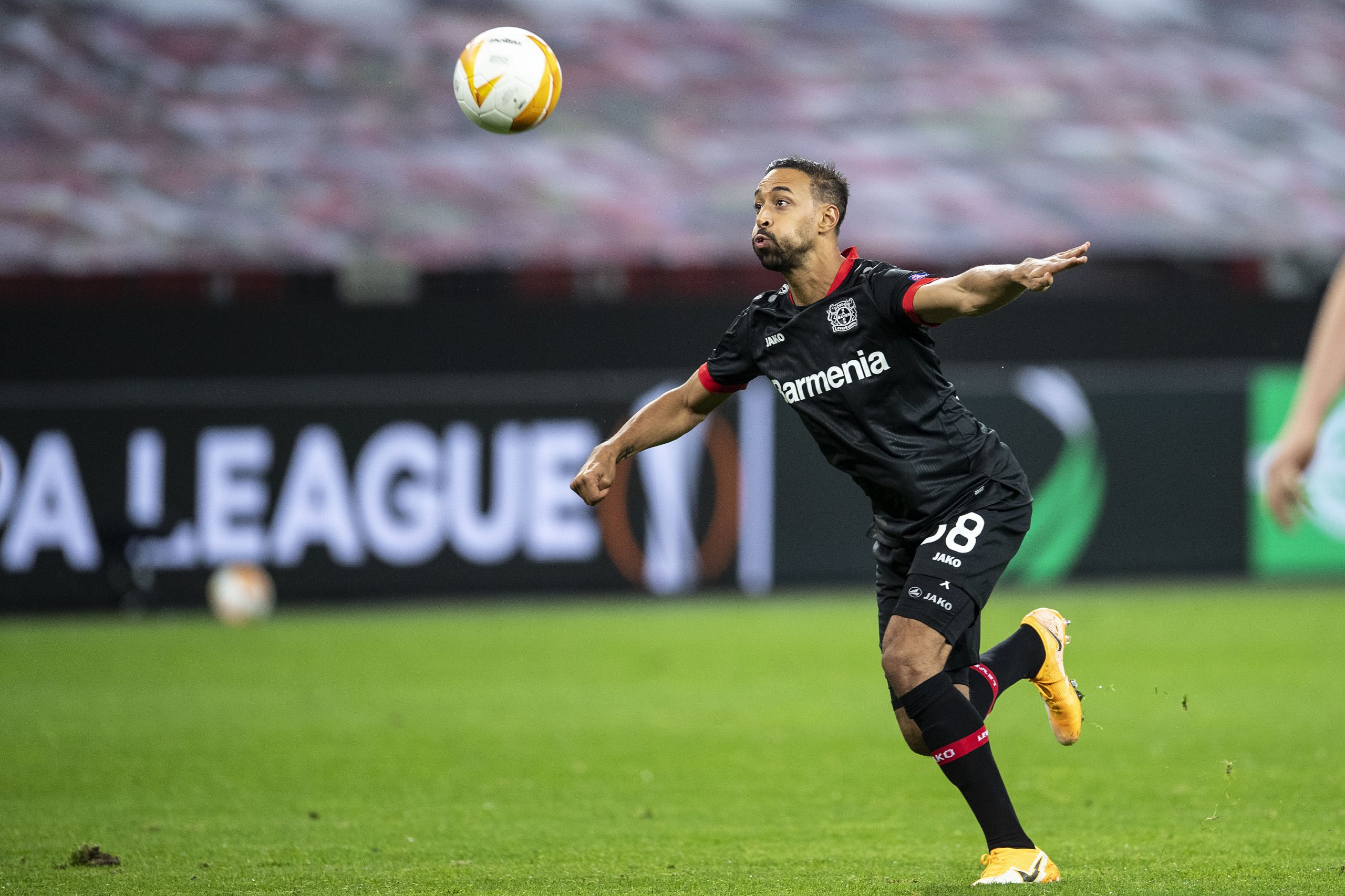 epa08766008 Leverkusens Karim Bellarabi in action during the UEFA Europa League soccer match between Bayer Leverkusen and OGC Nice, in Leverkusen, Germany, 22 October 2020.  EPA-EFE/MARIUS BECKER / POOL