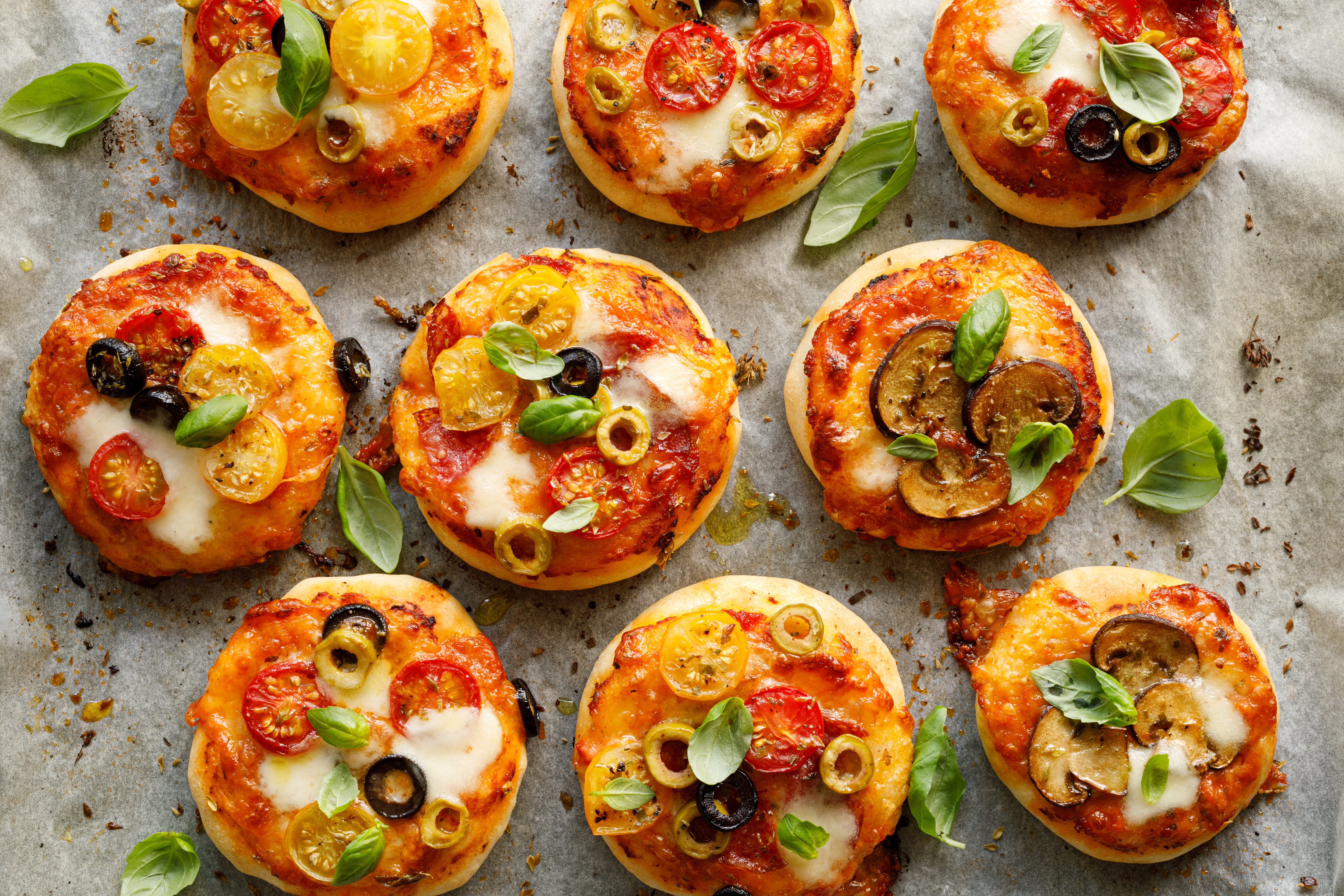 24.10. (a) mini-party-pizza01_1457496740