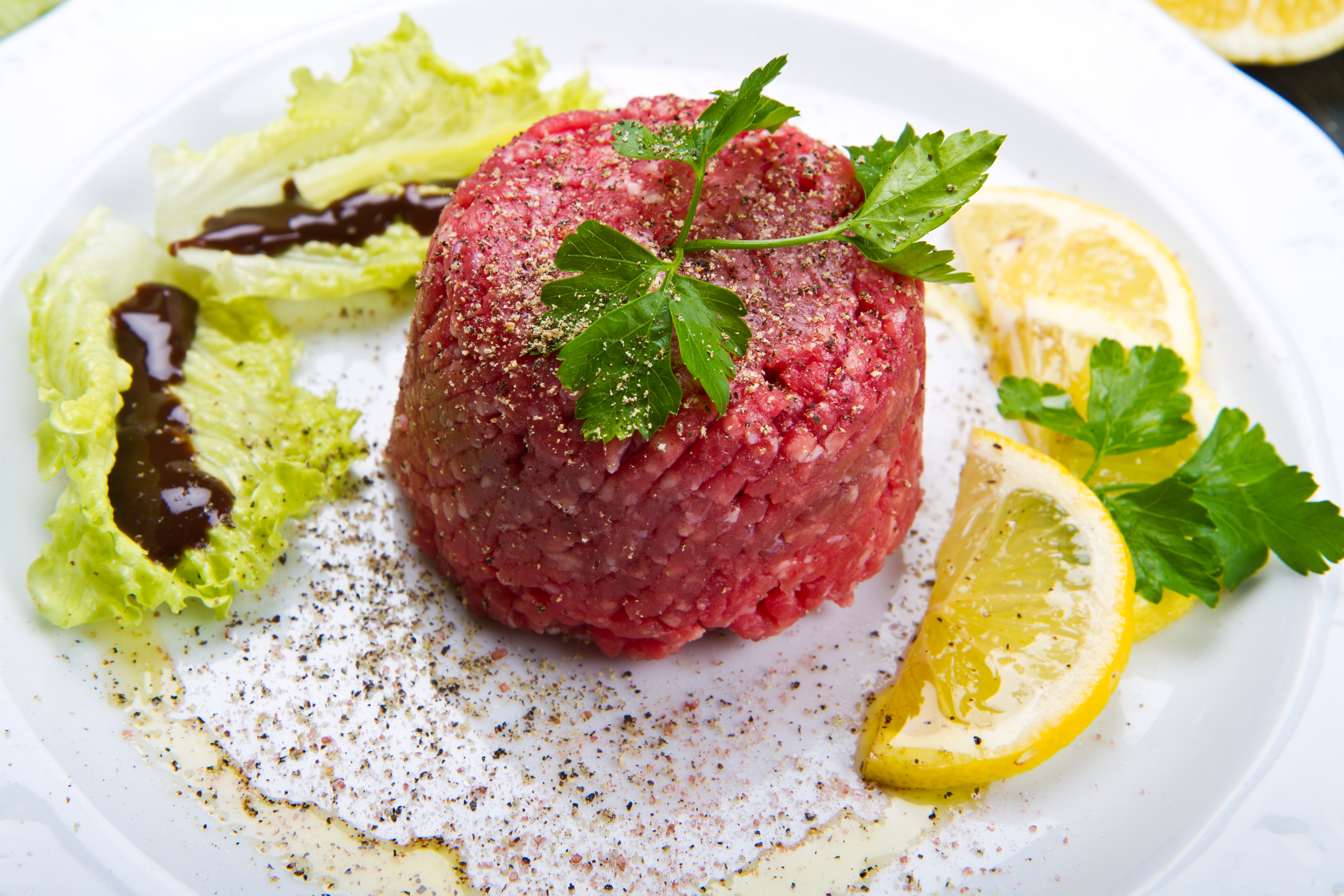28.8. (a) Tartar biftek. Majstor amater, recept dana Foto: Shutterstock
recepti od 23-29.08.2021.