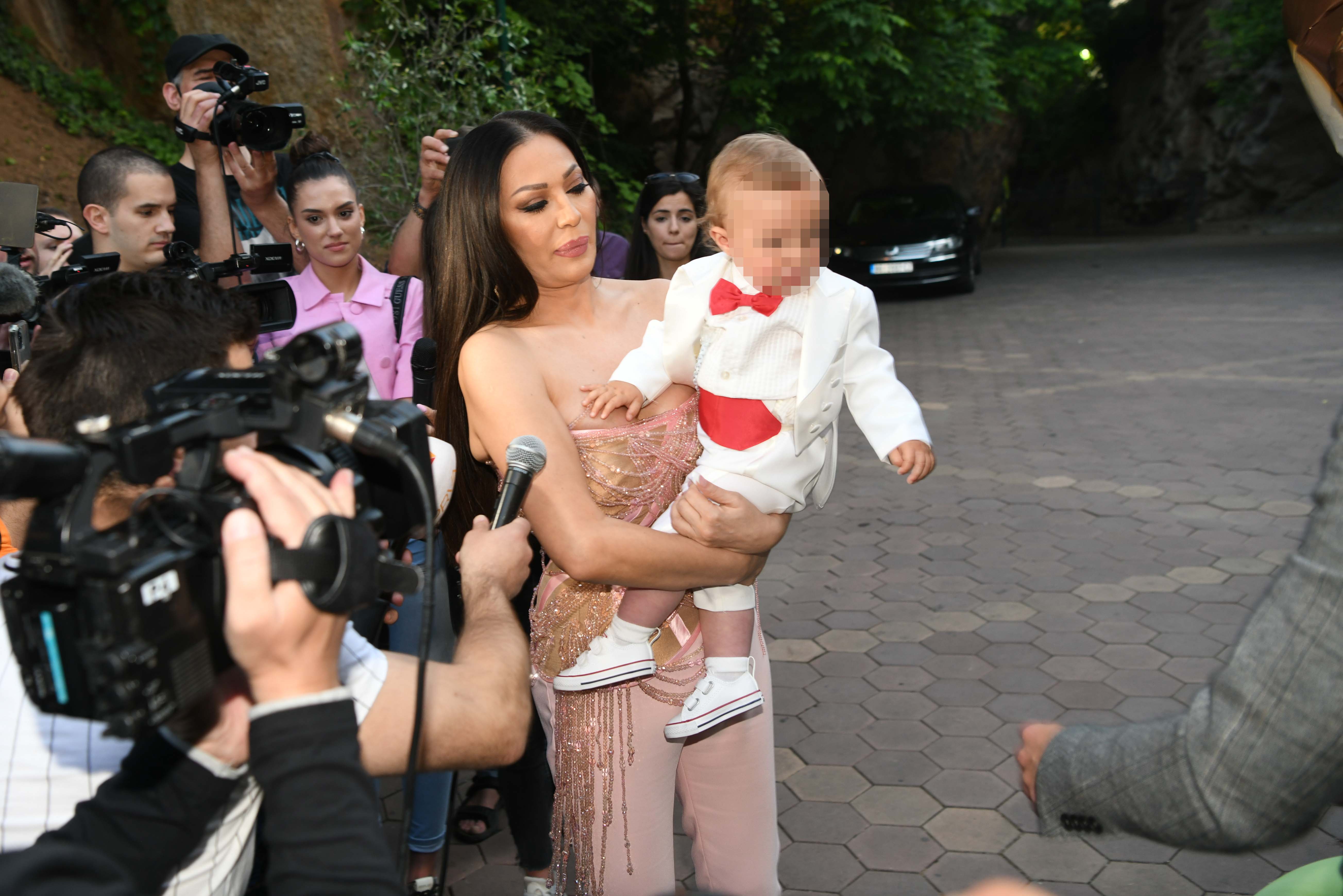 Beograd 03.06.2021. Svetlana Ražnatović, Ceca Ražnatović. Željko Ražnatović. Proslava rođendana, rodjendana Željka Ražnatovića, unuka Cece Ražnatović. Rođendan, rodjendan, Željko Ražnatović, unuk Foto: Goran Srdanov/Nov.rs