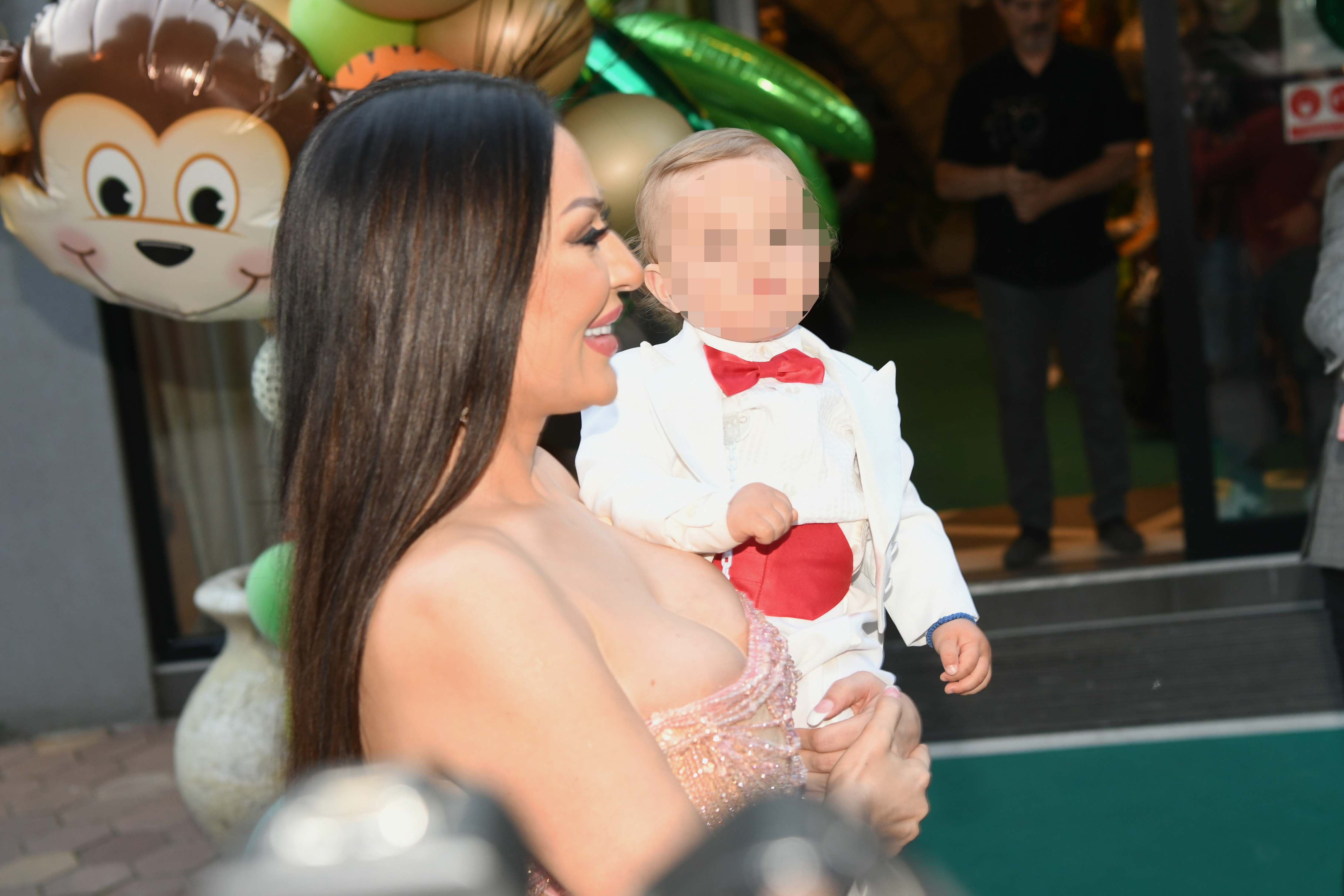 Beograd 03.06.2021. Svetlana Ražnatović, Ceca Ražnatović. Željko Ražnatović. Proslava rođendana, rodjendana Željka Ražnatovića, unuka Cece Ražnatović. Rođendan, rodjendan, Željko Ražnatović, unuk Foto: Goran Srdanov/Nov.rs