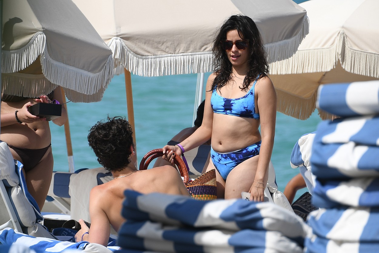 PREMIUM EXCLUSIVE: *NO WEB UNTIL 3PM EDT 5TH JUNE* Shawn Mendes and Camila Cabello show off their beach bodies as they hit the waves in Miami