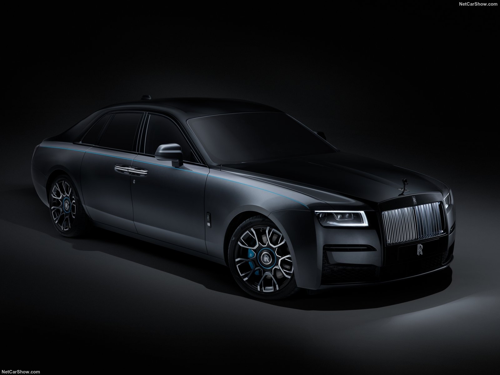 Rolls-Royce-Ghost_Black_Badge-2022-1600-03