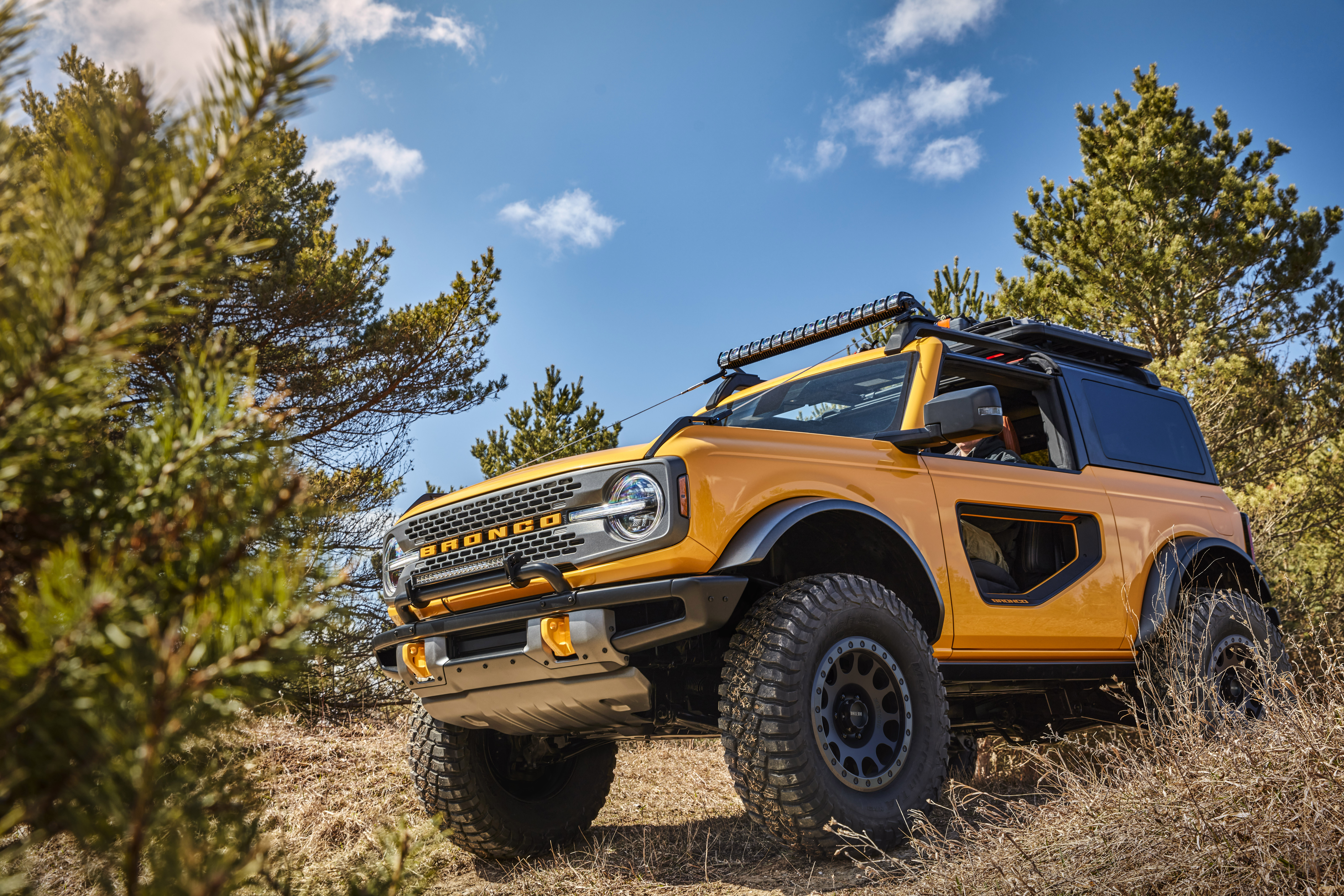 Trail sights on the front fenders serve as tie-downs, reminiscent of the first-generation Bronco. (Aftermarket accessories shown not available for sale. Prototype not representative of production vehicle.) Offroad  Ecoboost  SUV Bronco Ford