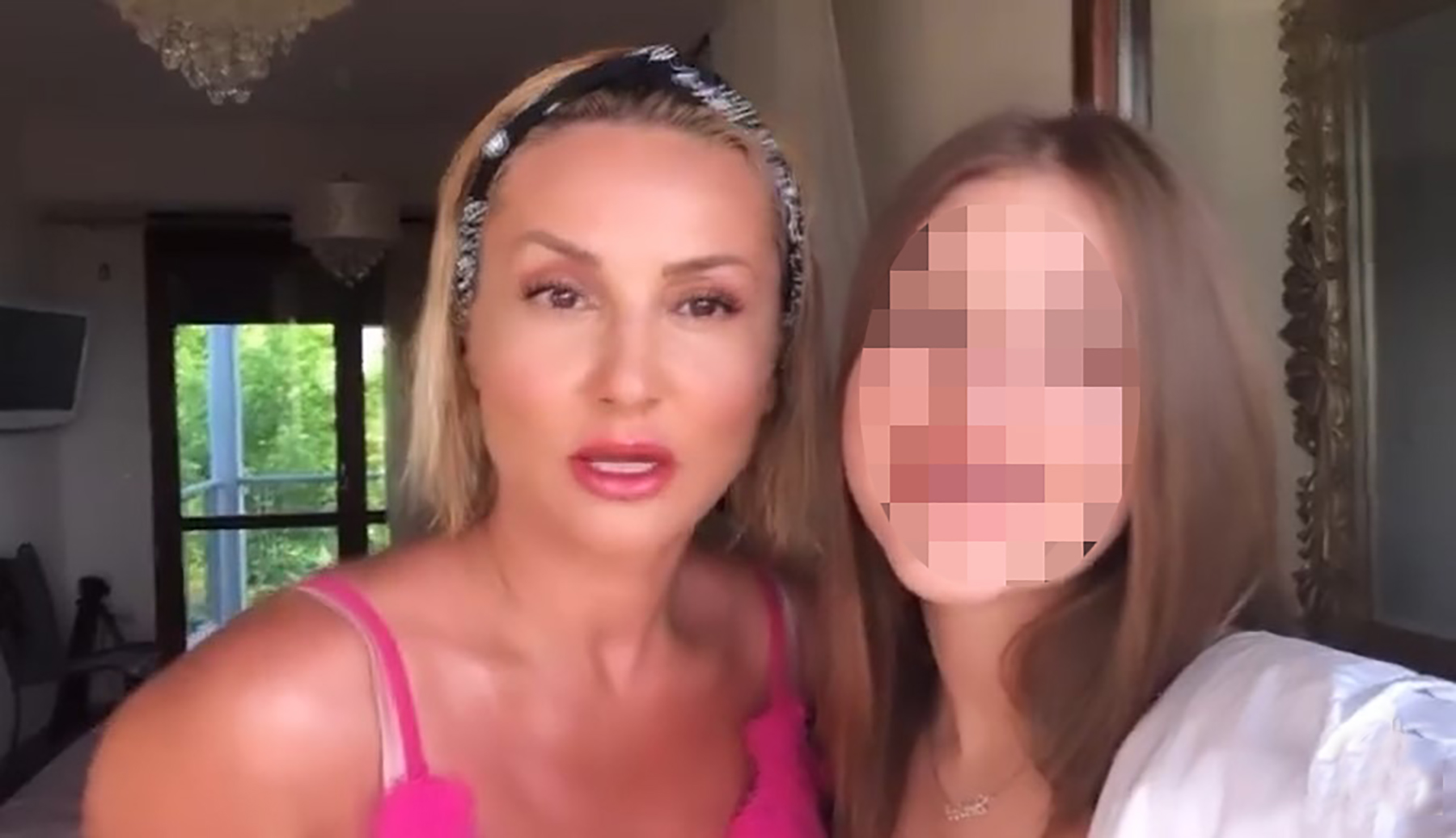 Goca Tržan sa ćerkom