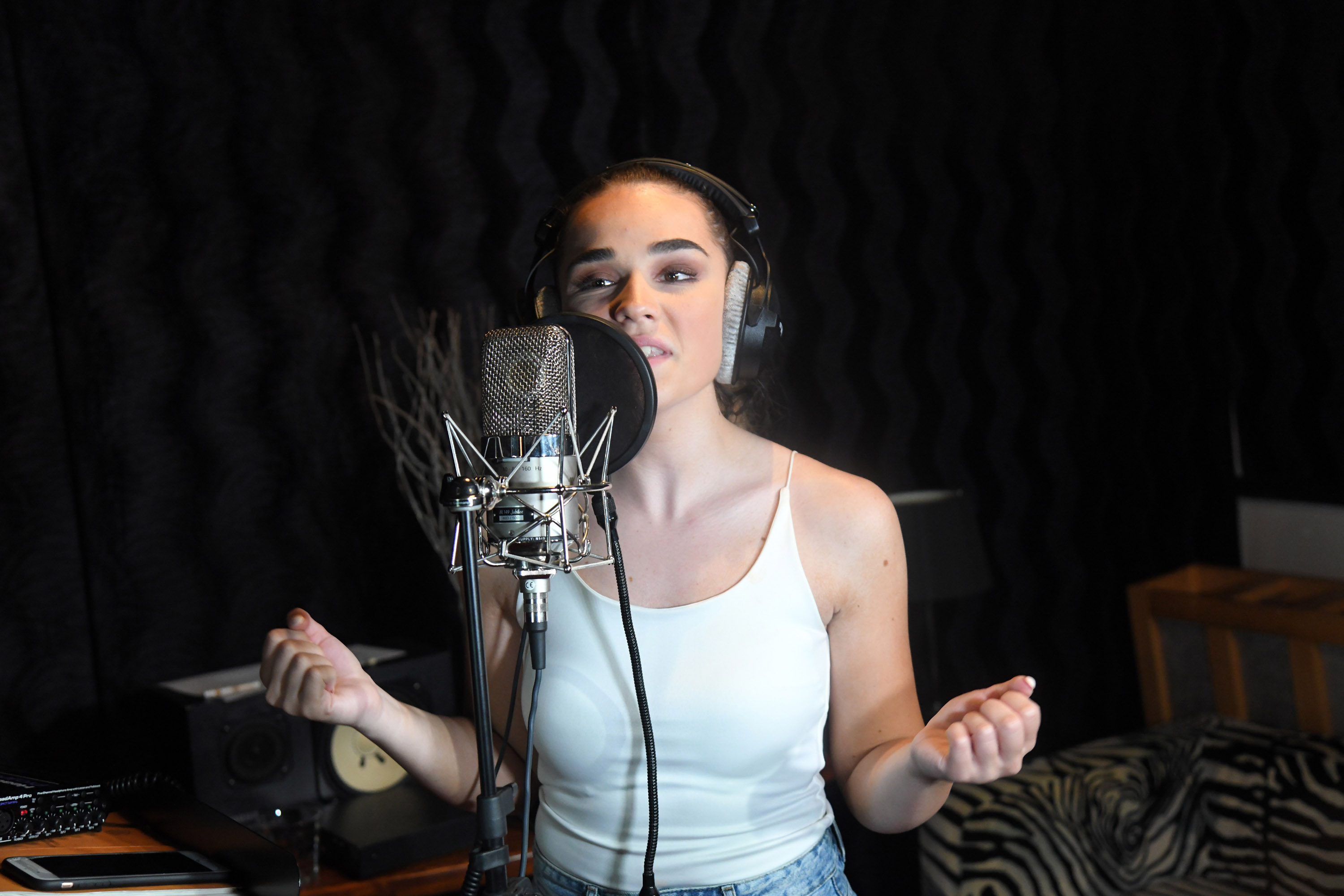 Beograd 30.06.2021. Valentina Kuzmanović, snimanje pesama u studiju Aleksandra Milića Milija, Zvezde Granda Foto: Nemanja Jovanović/Nova.rs