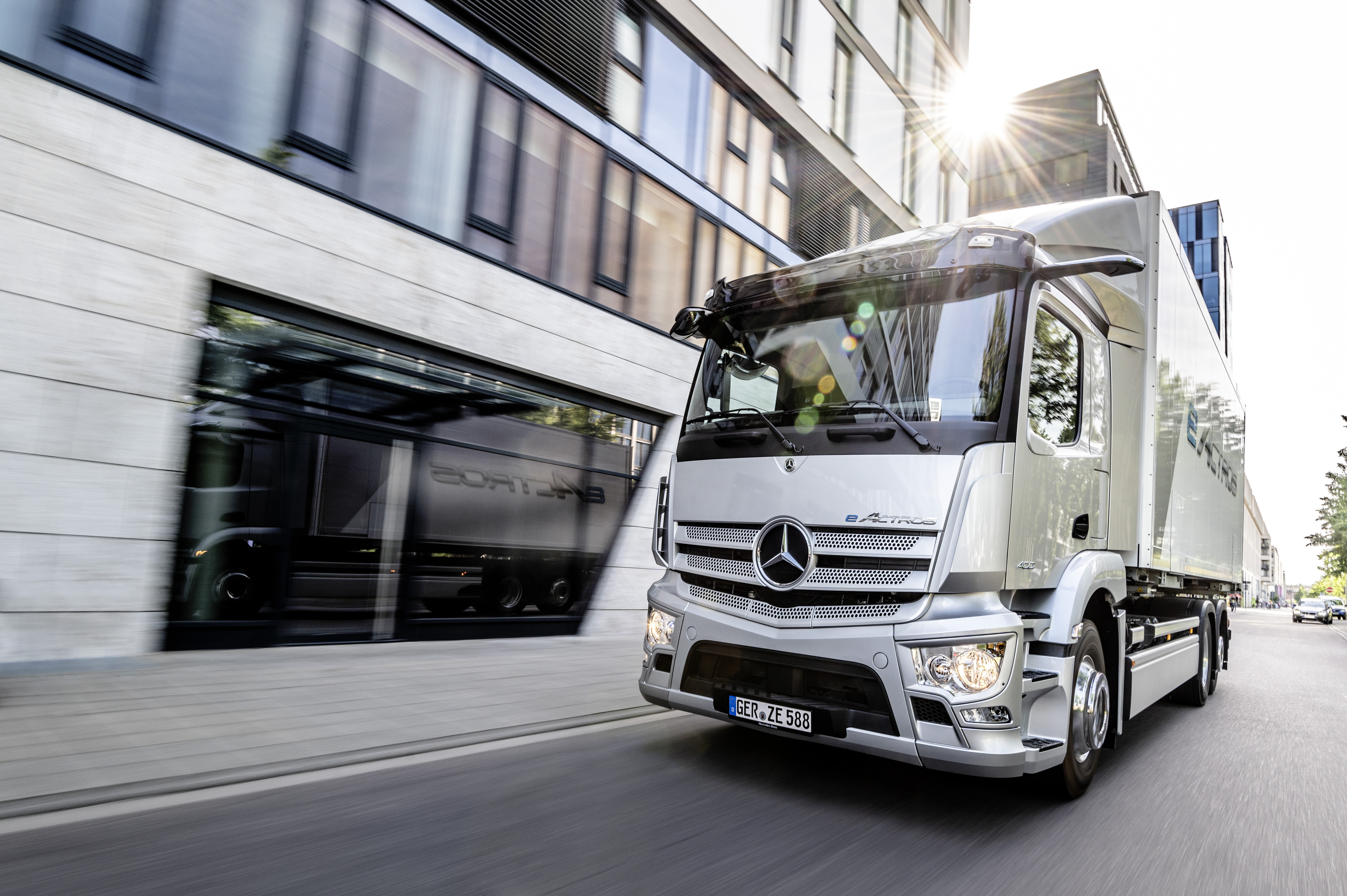 Actros, električni kamion   Mercedes-Benz eActros Weltpremiere 2021 // Mercedes-Benz eActros