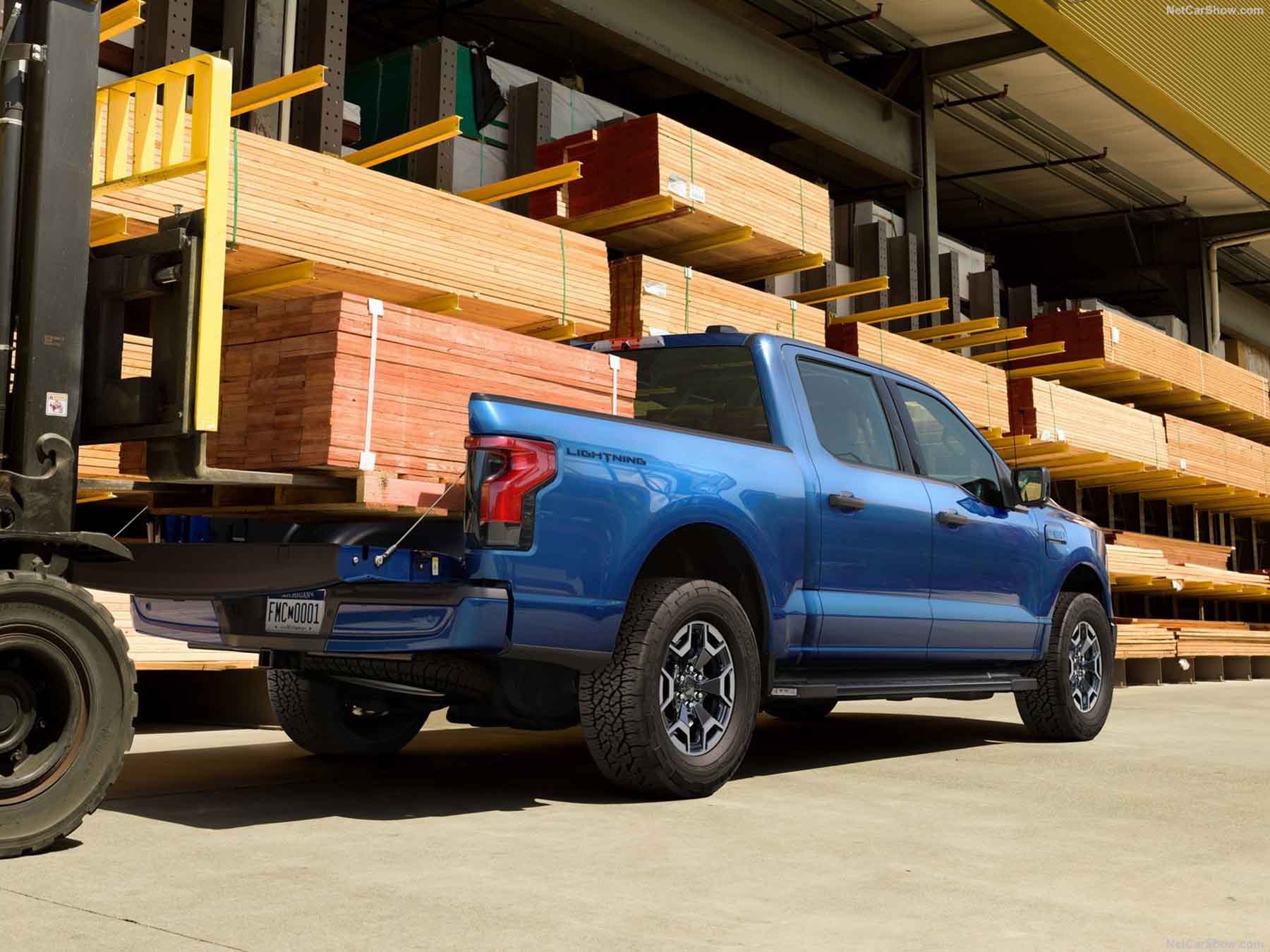 Ford-F-150_Lightning-2022-1600-0a