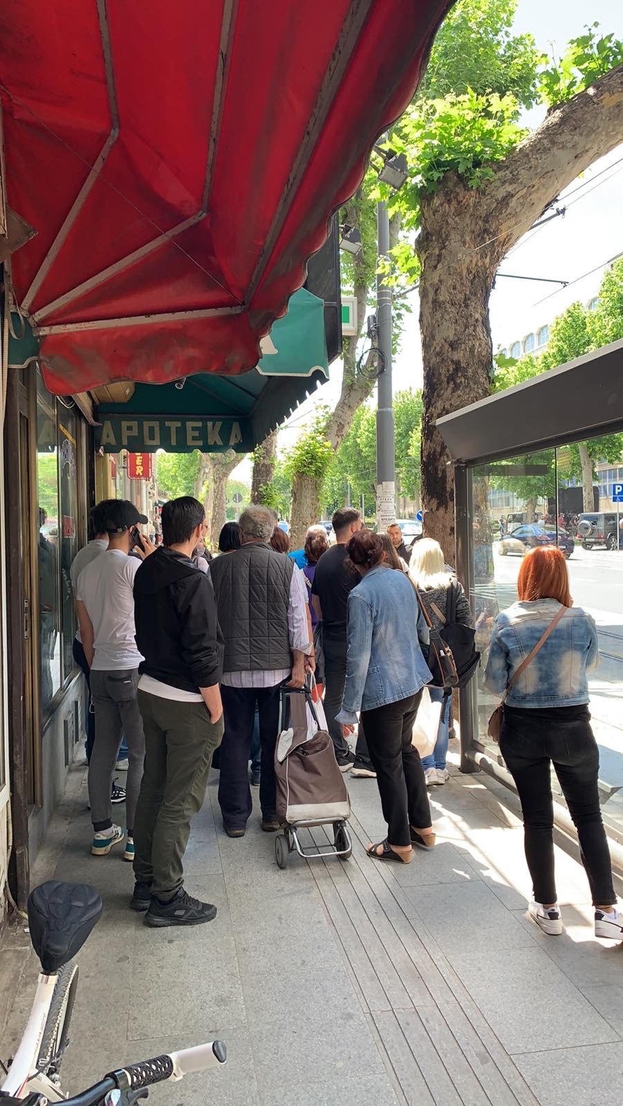 zatvoren deo ulice zbog snimanja filma poslao Loki