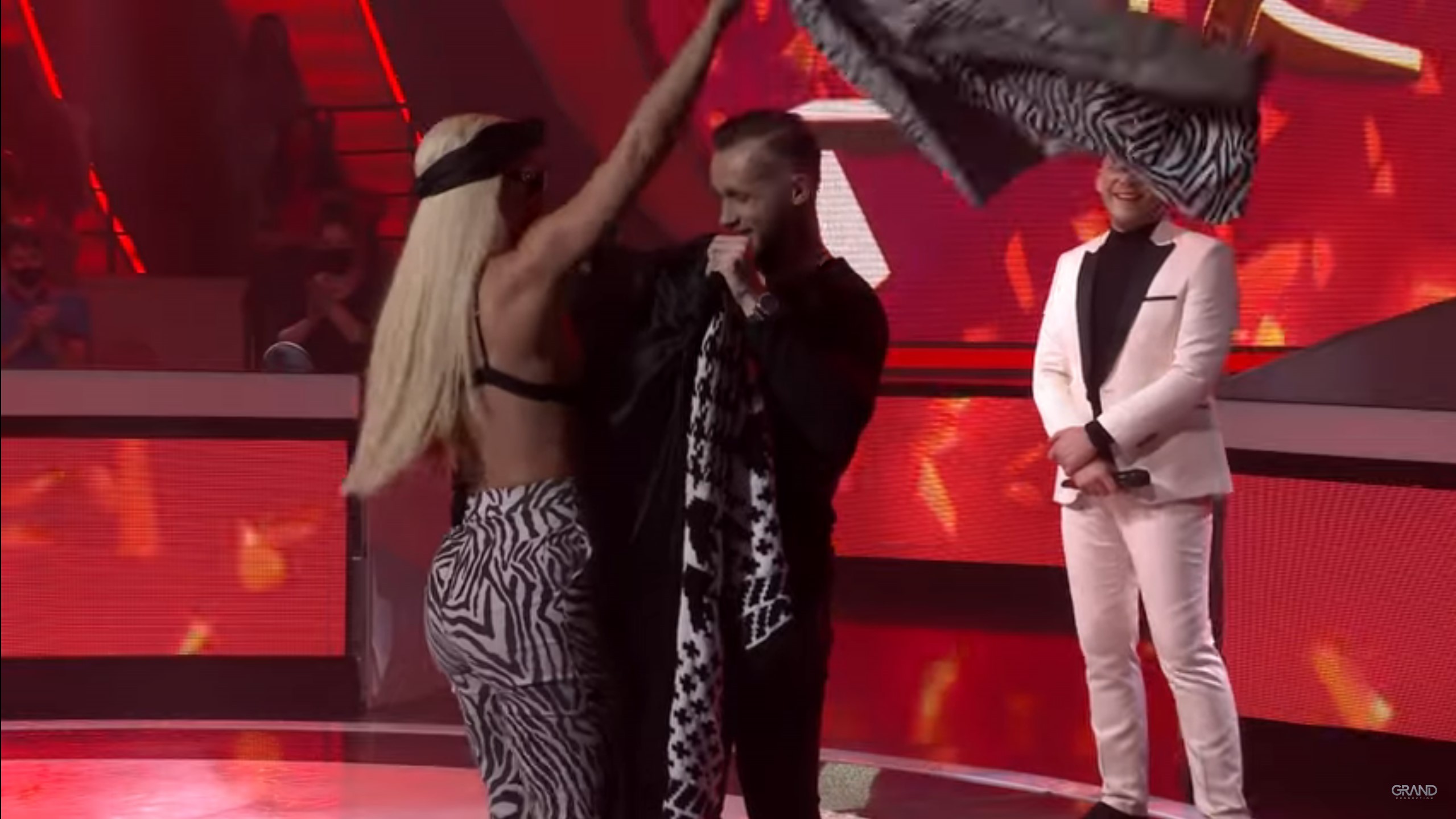 Jelena Karleuša, skidanje, skida se, emisija Zvezde Granda Foto: Printscreen/YouTube/Zvezde Granda