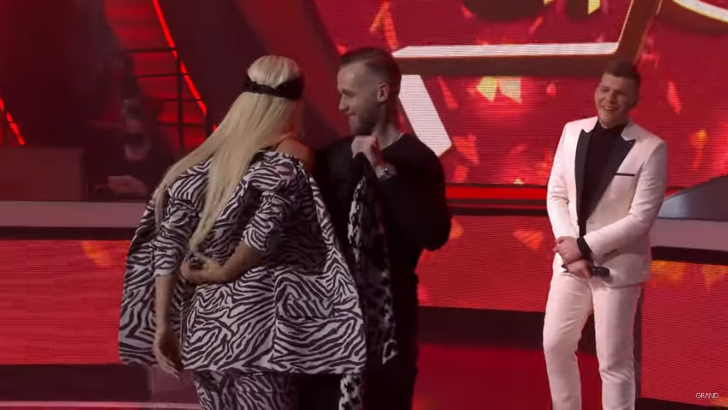 Jelena Karleuša, skidanje, skida se, emisija Zvezde Granda Foto: Printscreen/YouTube/Zvezde Granda