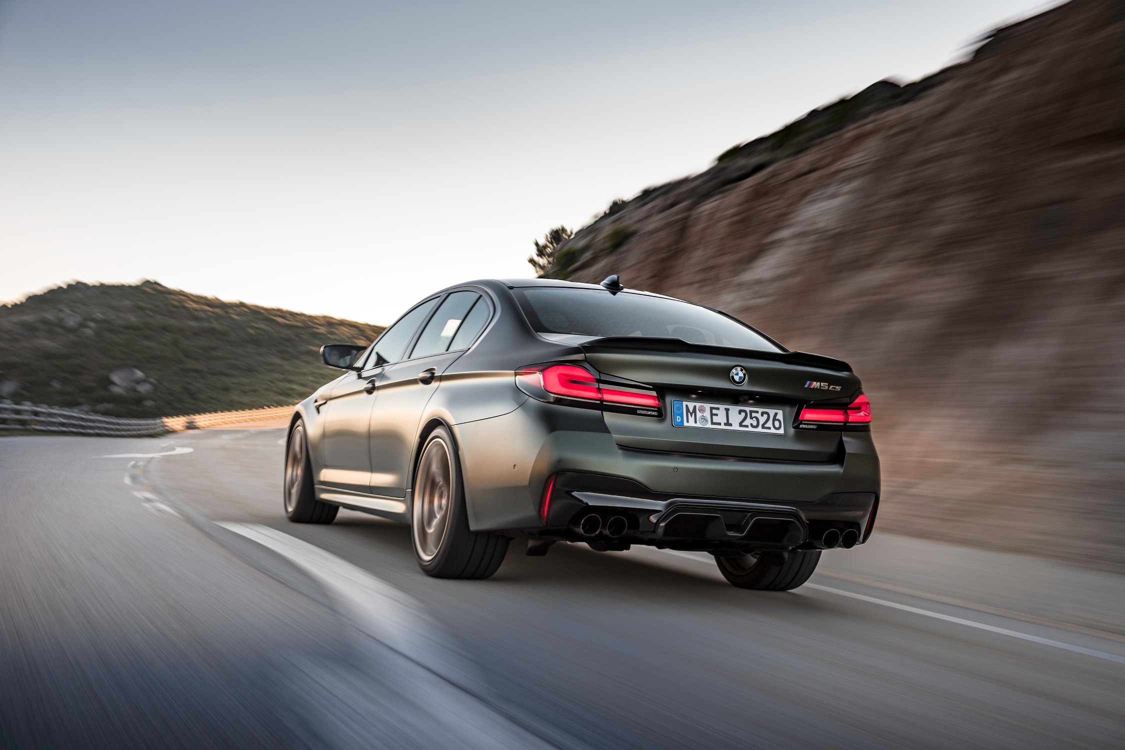 P90411263_lowRes_the-new-bmw-m5-cs-sc.jpg