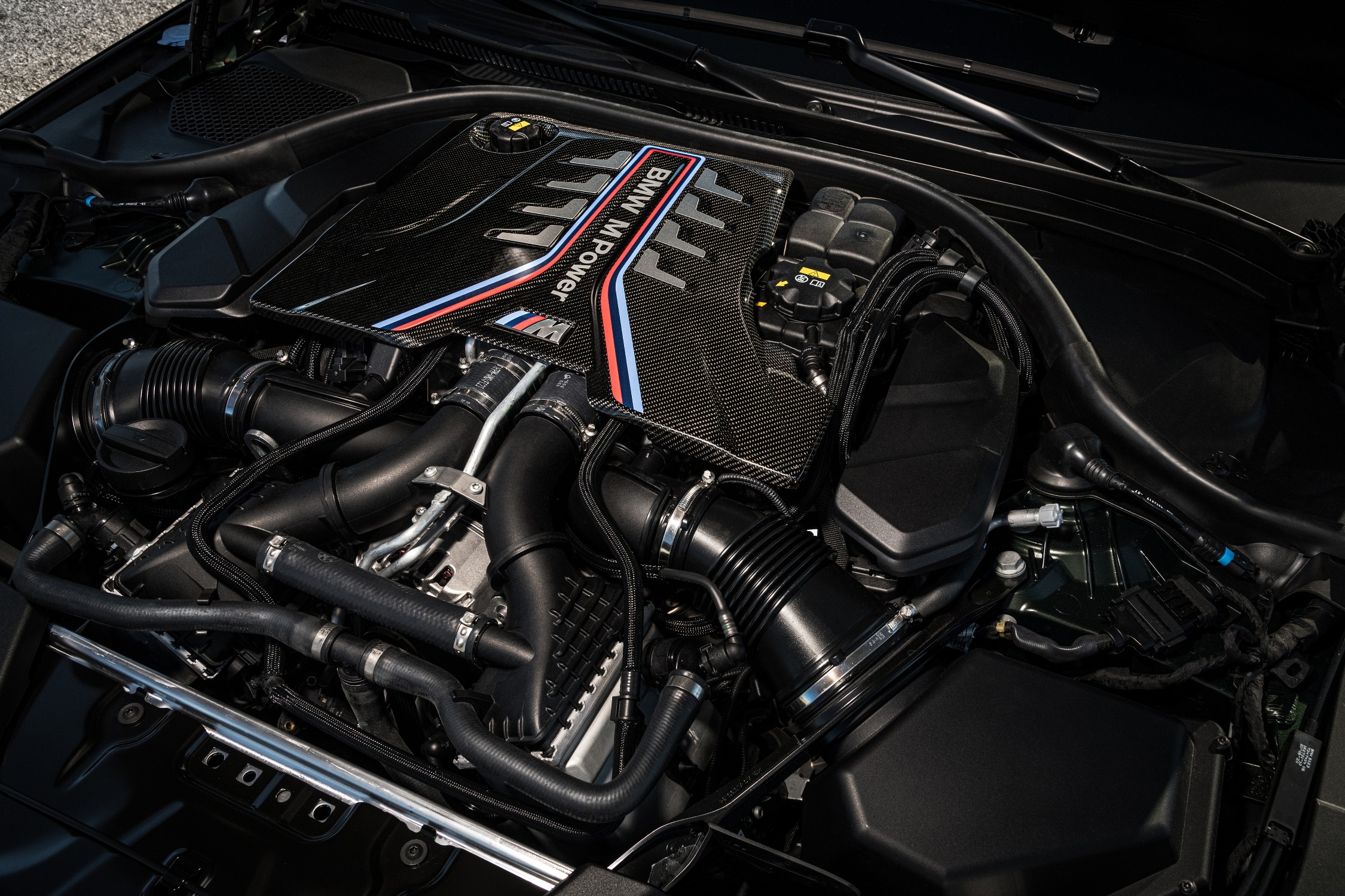 P90411342_lowRes_the-new-bmw-m5-cs-01.jpg