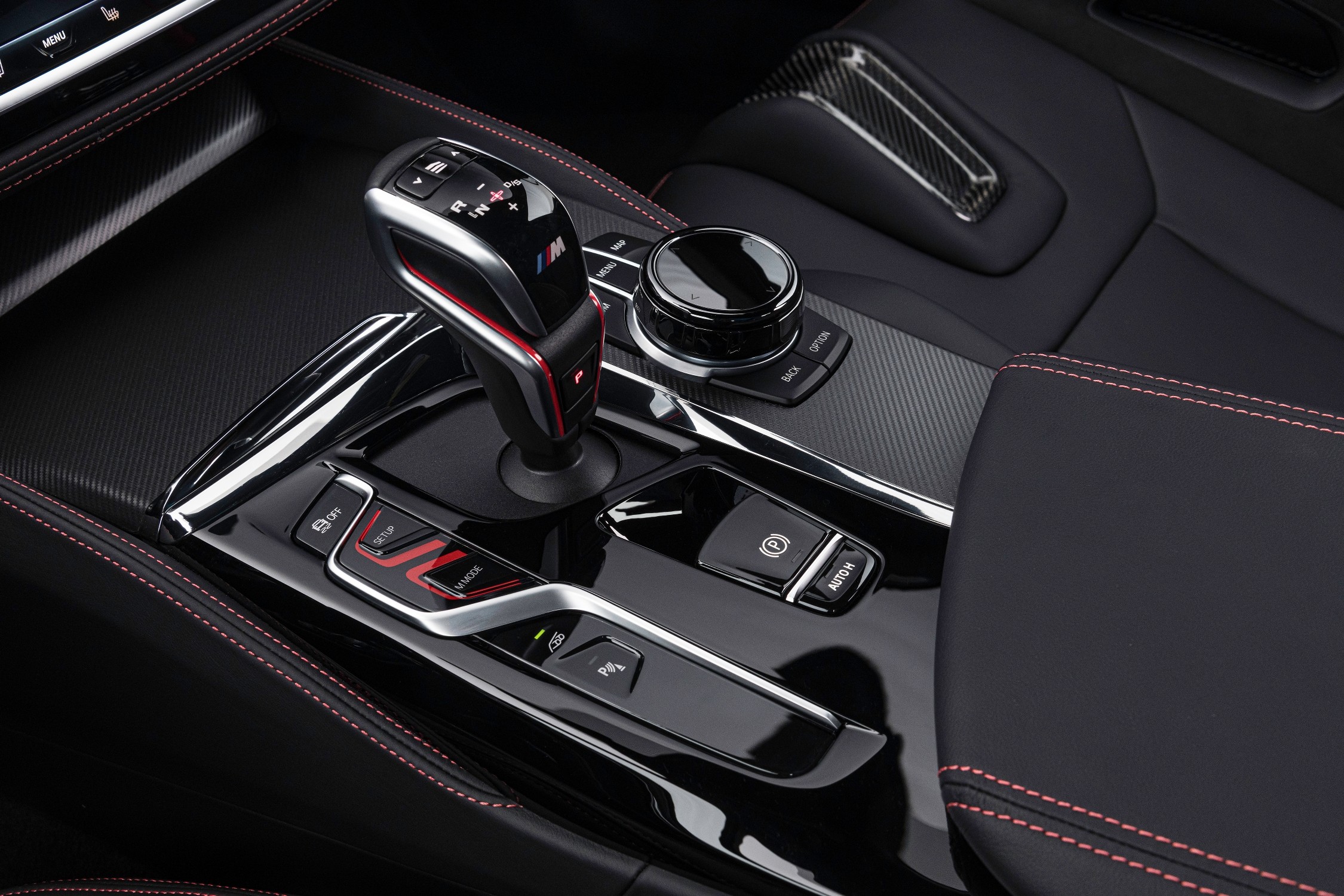P90411340_lowRes_the-new-bmw-m5-cs-01