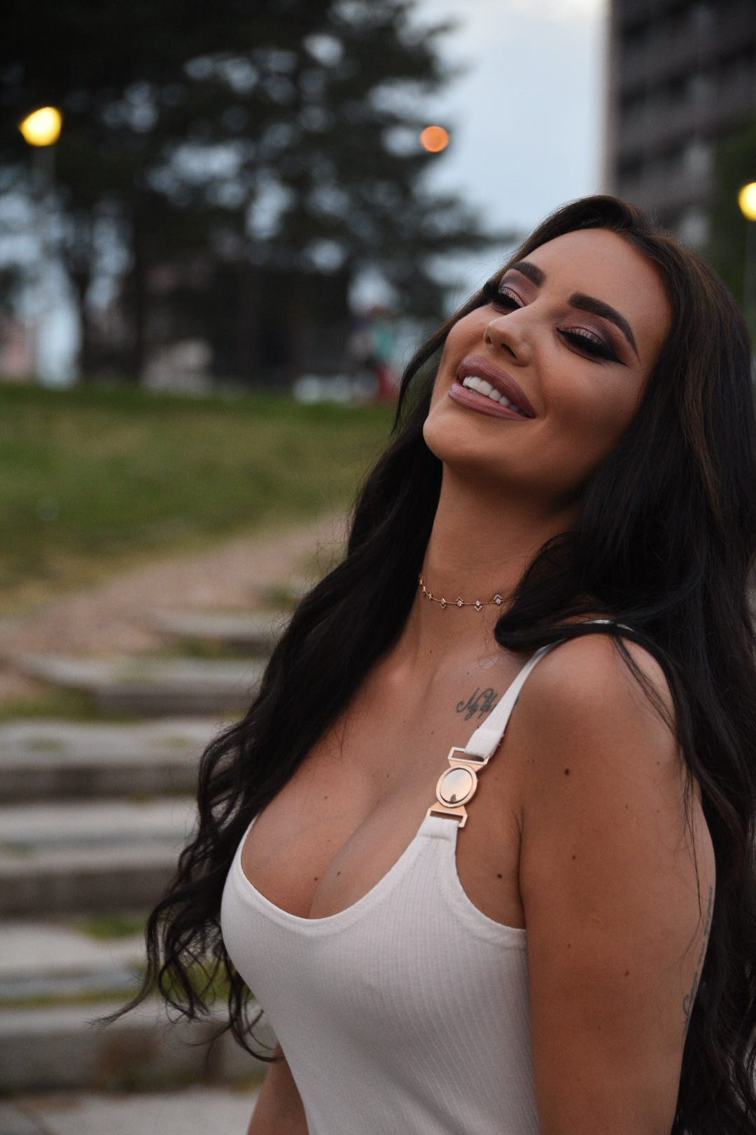 Beograd 19.05.2020. Katarina Grujić, pevačica. Proslava rođendana pevačice Katarine Grujić na splavu Komodo, žurka, proslava, rodjendan, rođendan, gosti Foto: Dragan Mujan/Nova.rs