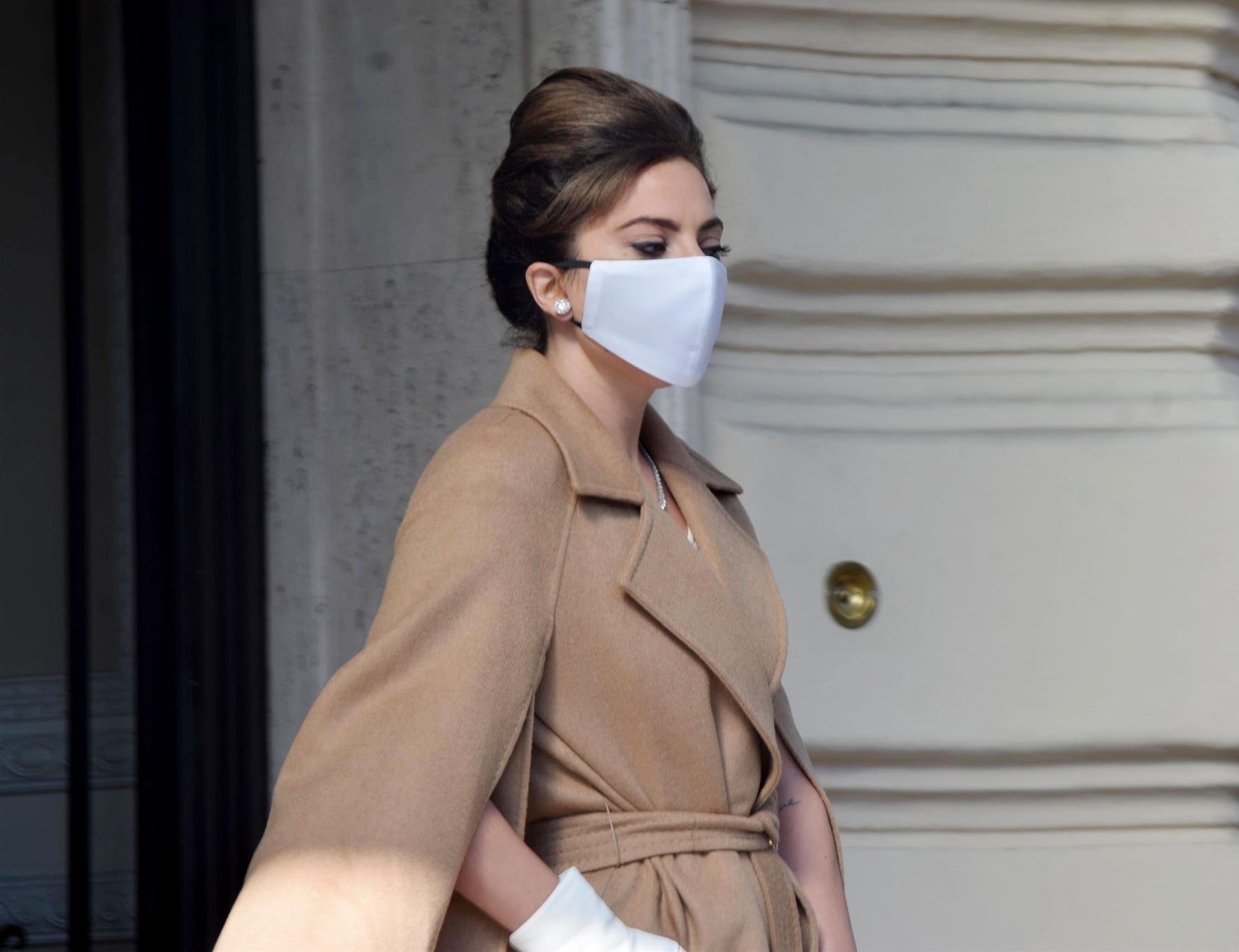 *PREMIUM-EXCLUSIVE* MUST CALL FOR PRICING BEFORE USAGE - Stylish-looking Superstar singer Lady Gaga makes her first public appearance since her traumatic incident with her dogs as she leaves her hotel in Rome.