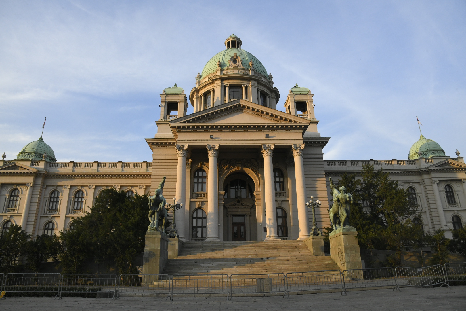 Beograd 15. jul 2020. Skupstina Srbije protest deveti dan prazan plato ispred Skupstine Foto:Nemanja Jovanović/Nova.rs