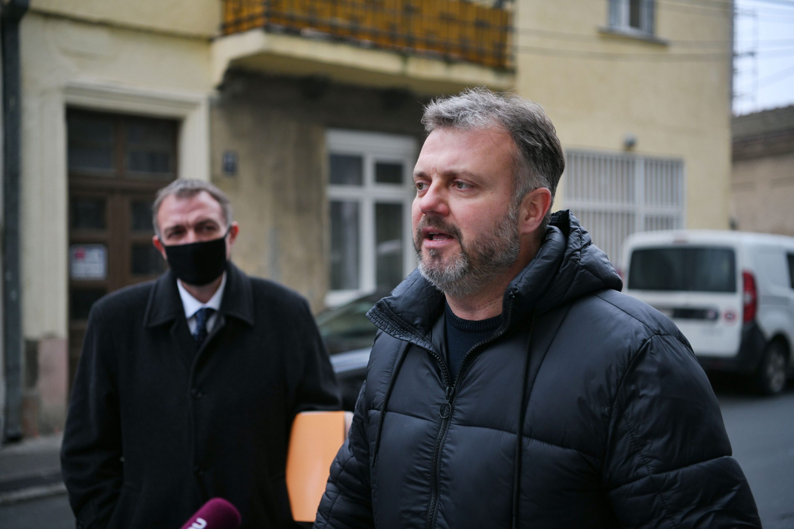 Vojislav Jevtovic, vlasnik parcele na kojoj je izgradjena zgrada, Ulica Vojvode Savatija 16a, gradjevinska mafija, prodaja duplih stanova