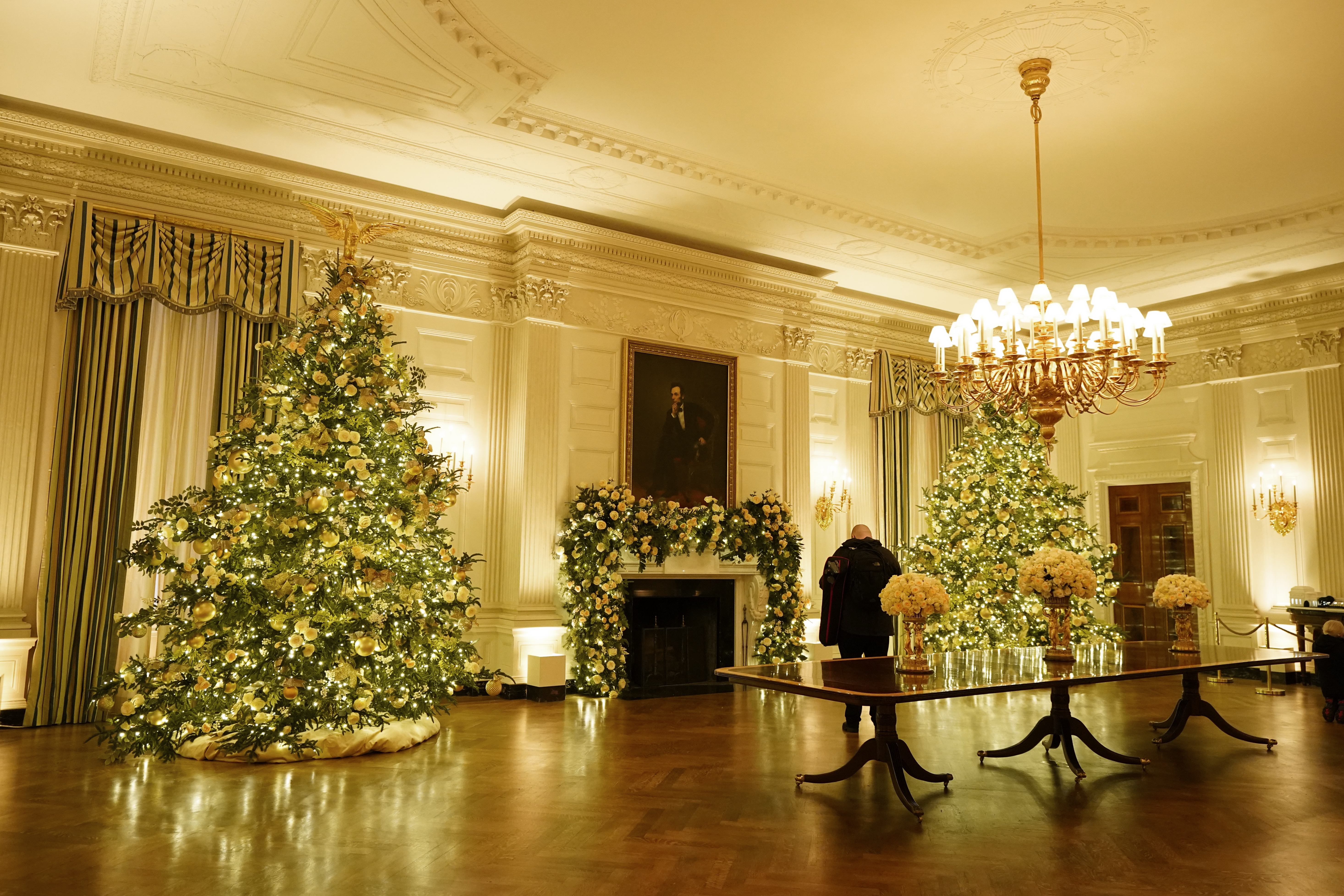 The State Dining Room of the White House is decorated during the 2020 Christmas preview, Monday, Nov. 30, 2020, in Washington. (AP Photo/Patrick Semansky)