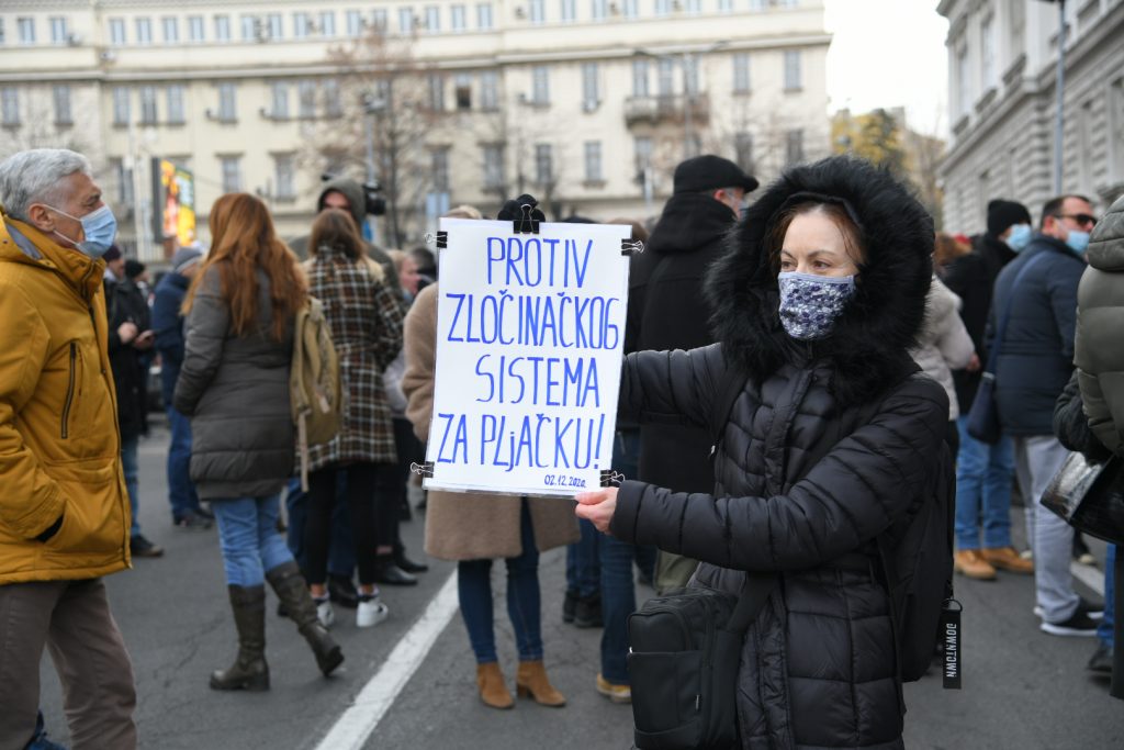 Beograd 02.12.2020. Ministarstvo finansija, protest građana, gradjana ispred zgrade Ministarstva finansija Foto: Nemanja Jovanović/Nova.rs