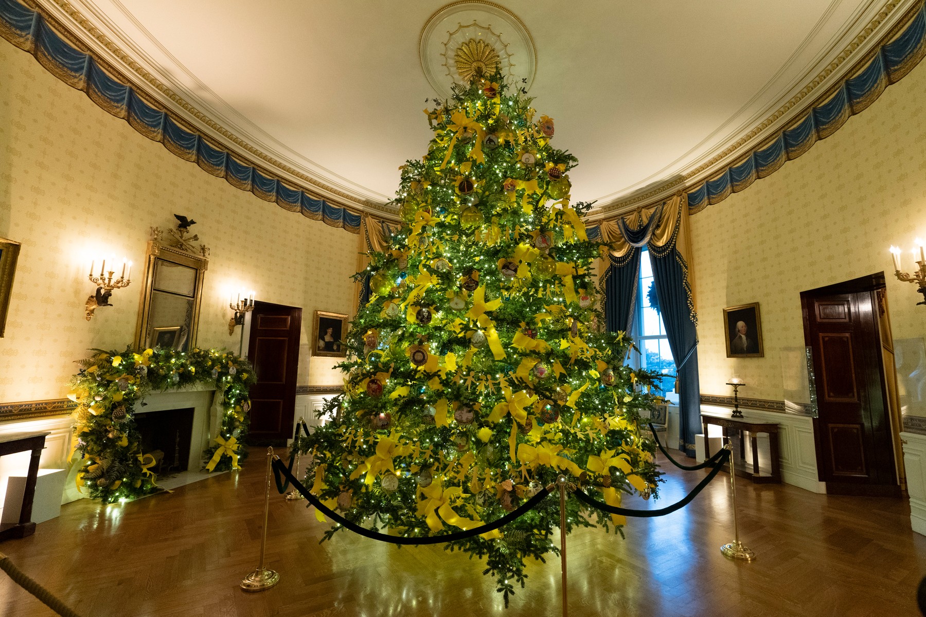 Melania Trump displays the 2020 White House Christmas decorations