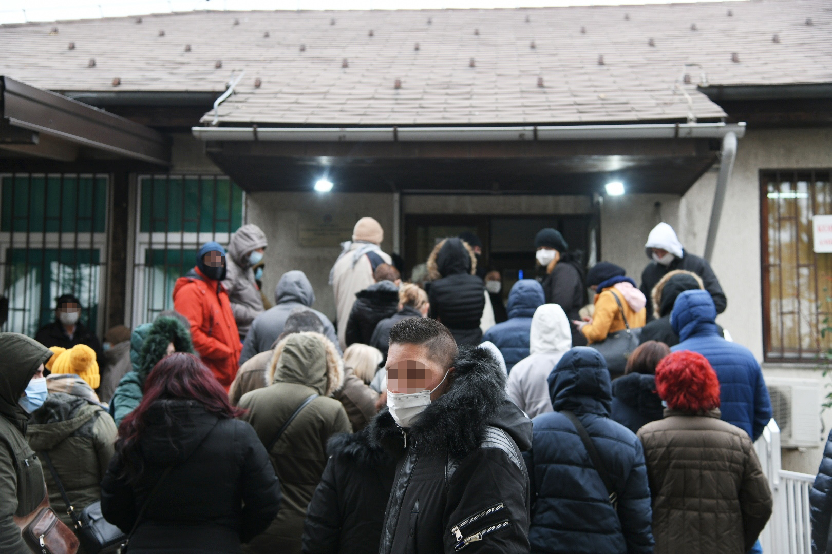 Beograd, 30.11.2020. Koronavirus, Kovid ambulanta Zemun, Dom zdravlja, Korona, Test, testiranje, red, redovi Foto: Nemanja Jovanović/Nova.rs
