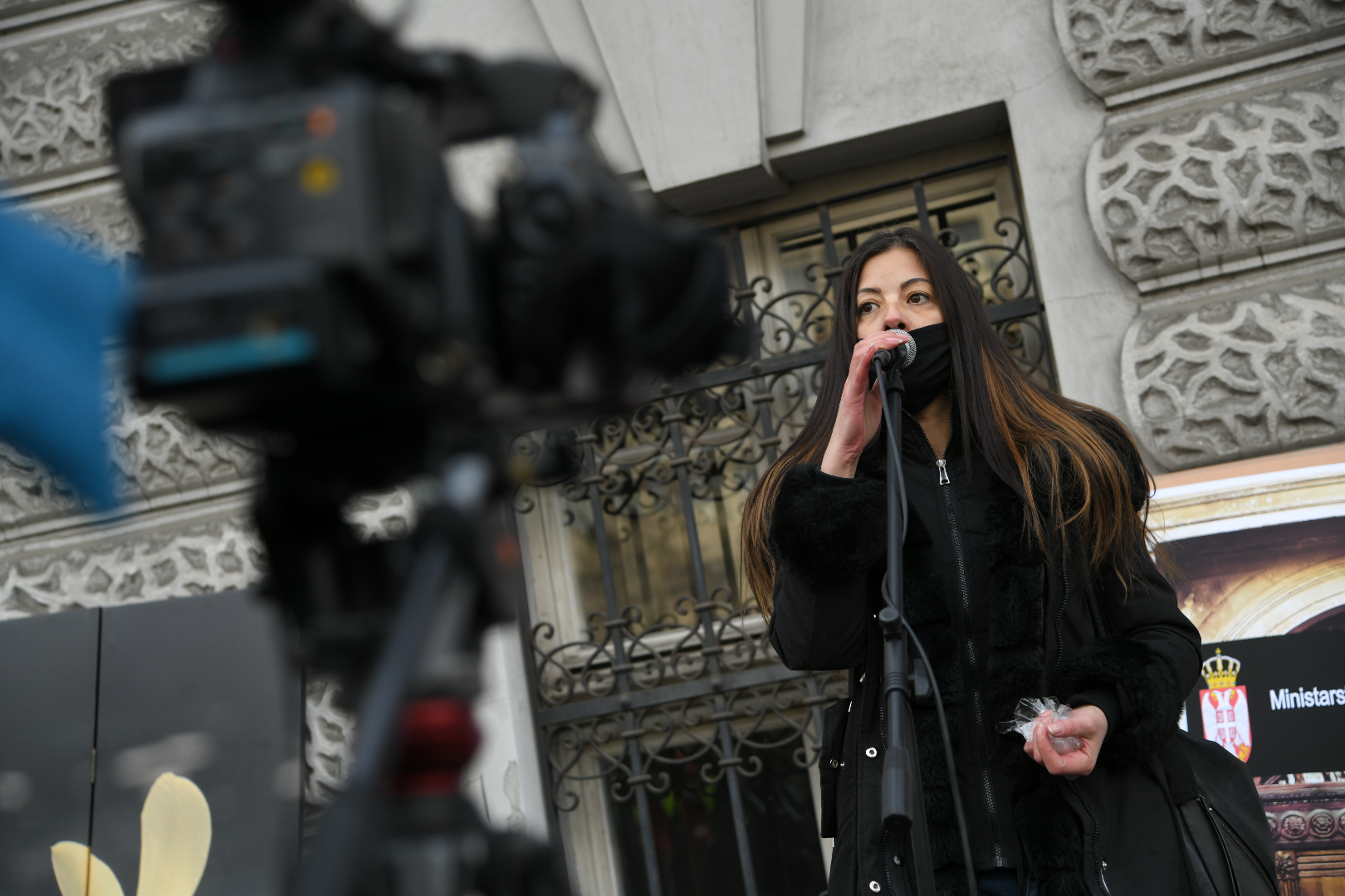 Beograd 02.12.2020. Ministarstvo finansija, protest građana, gradjana ispred zgrade Ministarstva finansija Foto: Nemanja Jovanović/Nova.rs