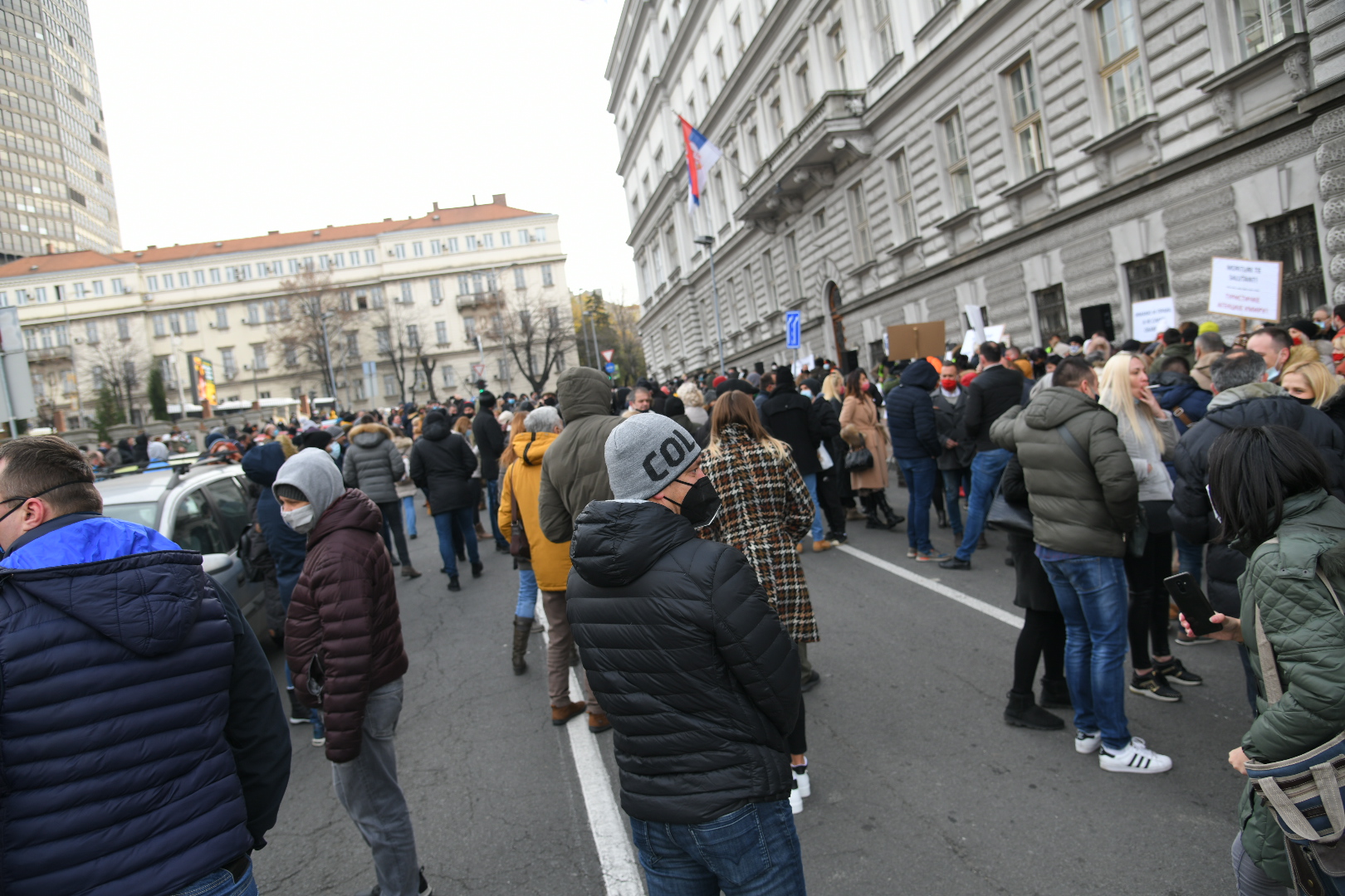 Beograd 02.12.2020. Ministarstvo finansija, protest građana, gradjana ispred zgrade Ministarstva finansija Foto: Nemanja Jovanović/Nova.rs