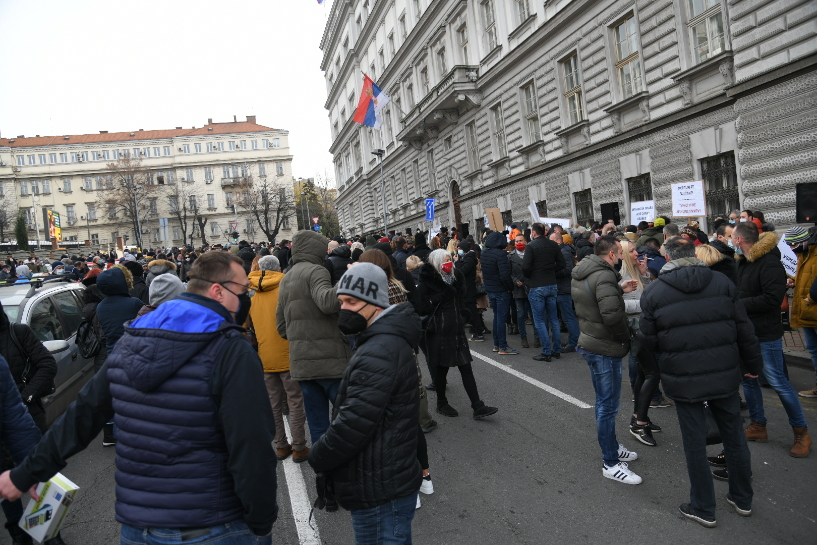 Beograd 02.12.2020. Ministarstvo finansija, protest građana, gradjana ispred zgrade Ministarstva finansija Foto: Nemanja Jovanović/Nova.rs