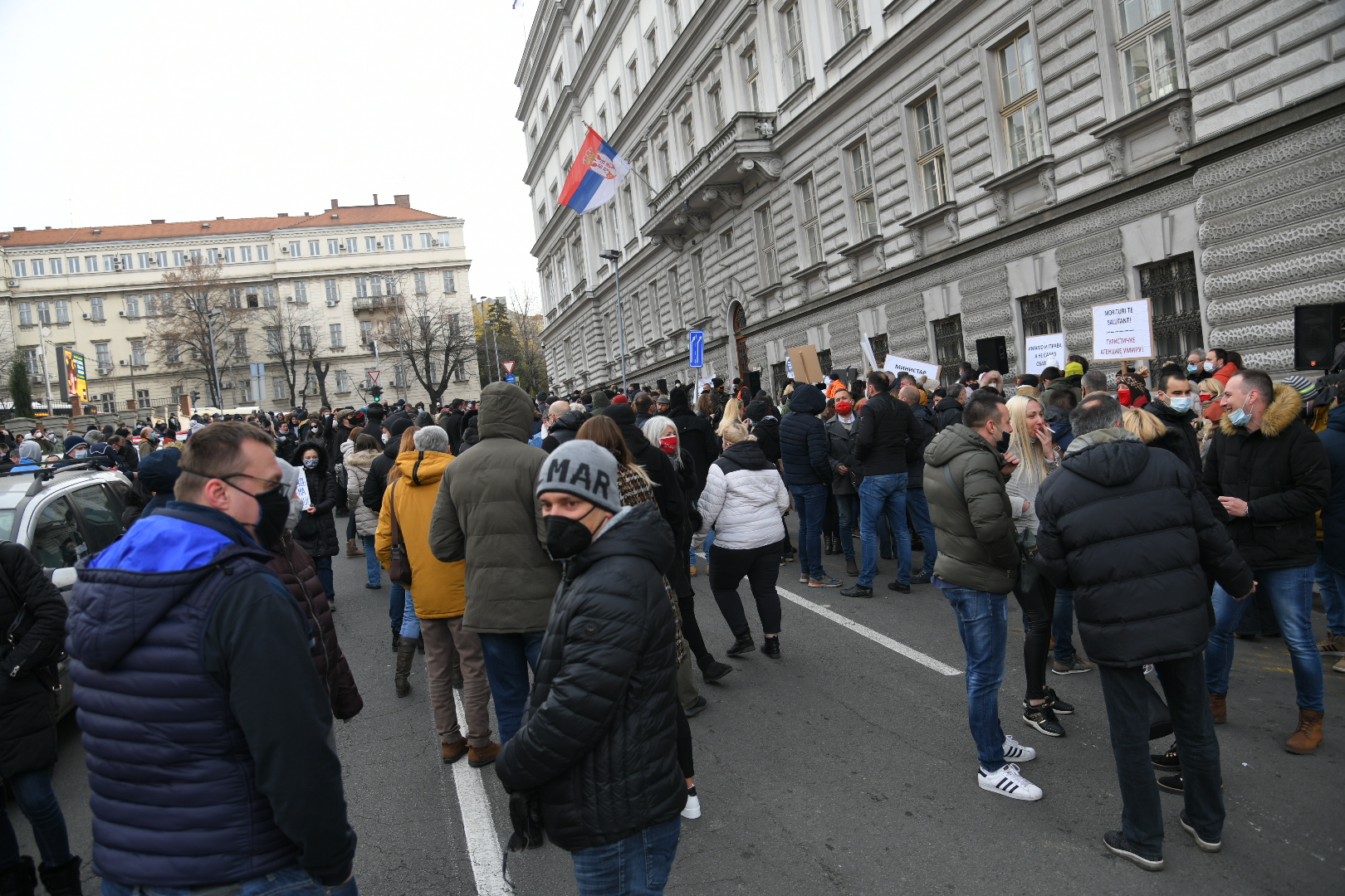 Beograd 02.12.2020. Ministarstvo finansija, protest građana, gradjana ispred zgrade Ministarstva finansija Foto: Nemanja Jovanović/Nova.rs