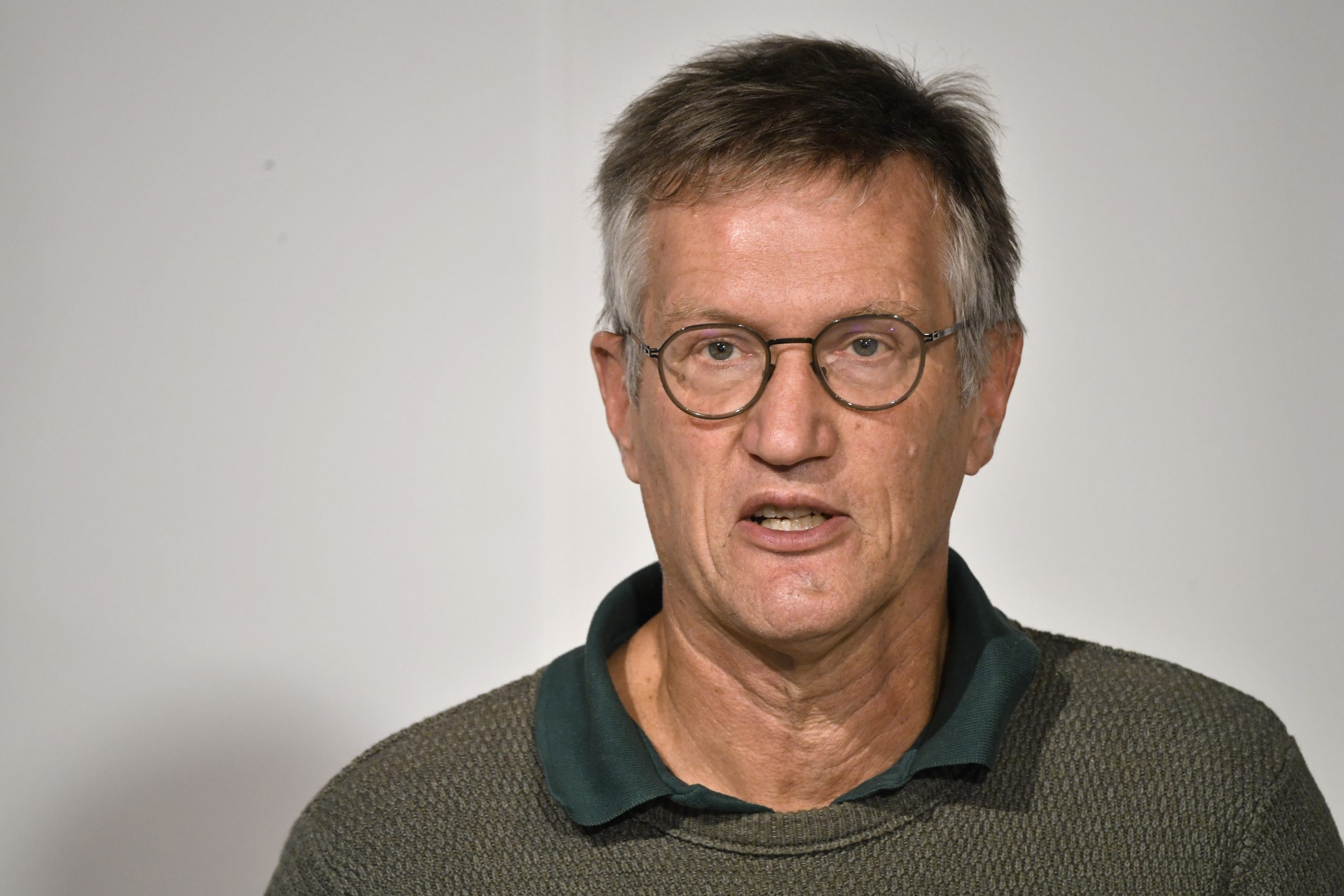 epa08740141 State epidemiologist Anders Tegnell of the Public Health Agency of Sweden speaks during a news conference updating on the coronavirus pandemic (Covid-19) situation, in Stockholm, Sweden, 13 October 2020.  EPA-EFE/Henrik Montgomery