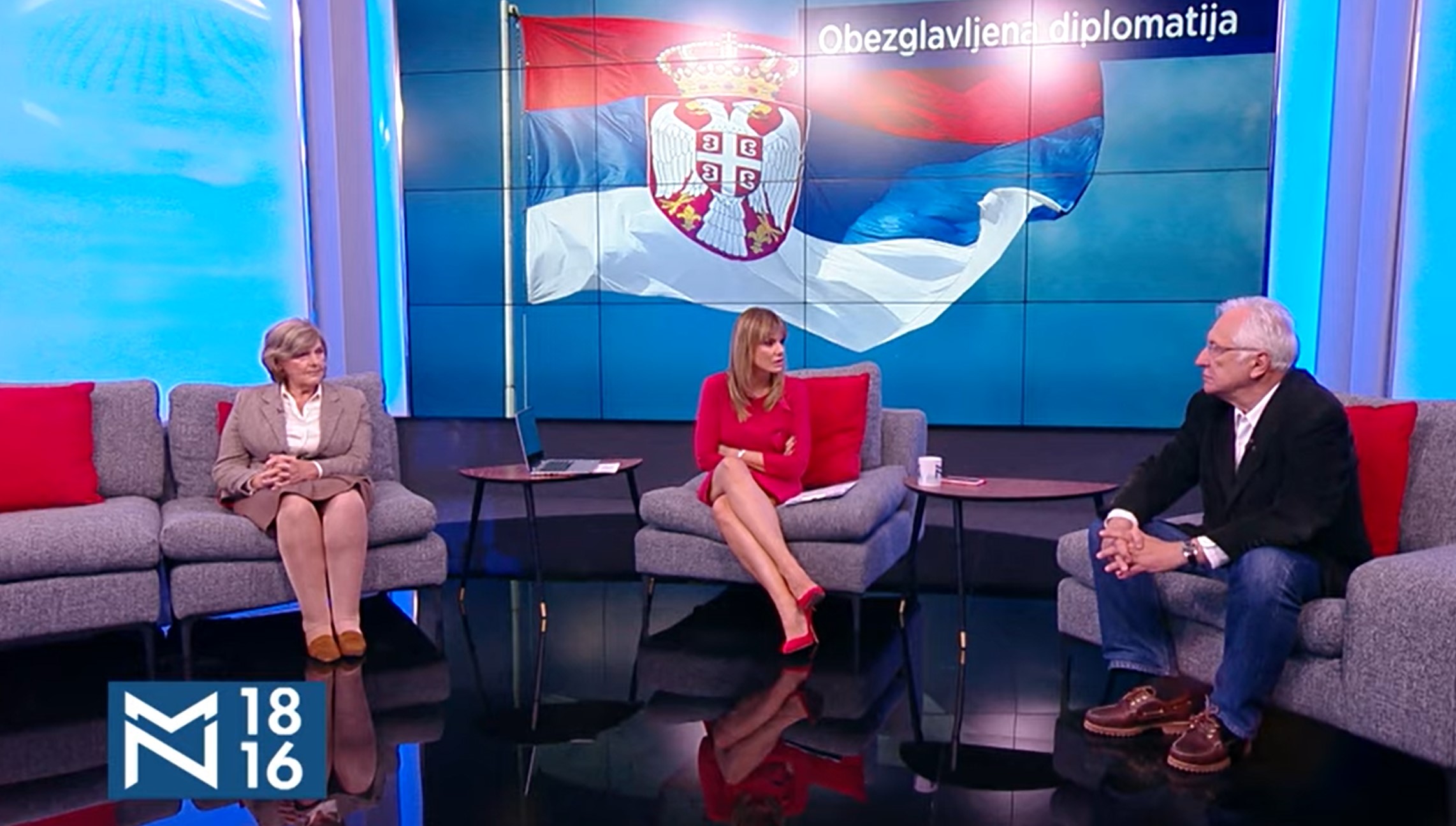 Medju Nama
Obezglavljena diplomatija - gosti Ivan Vujačić i Branka Latinović