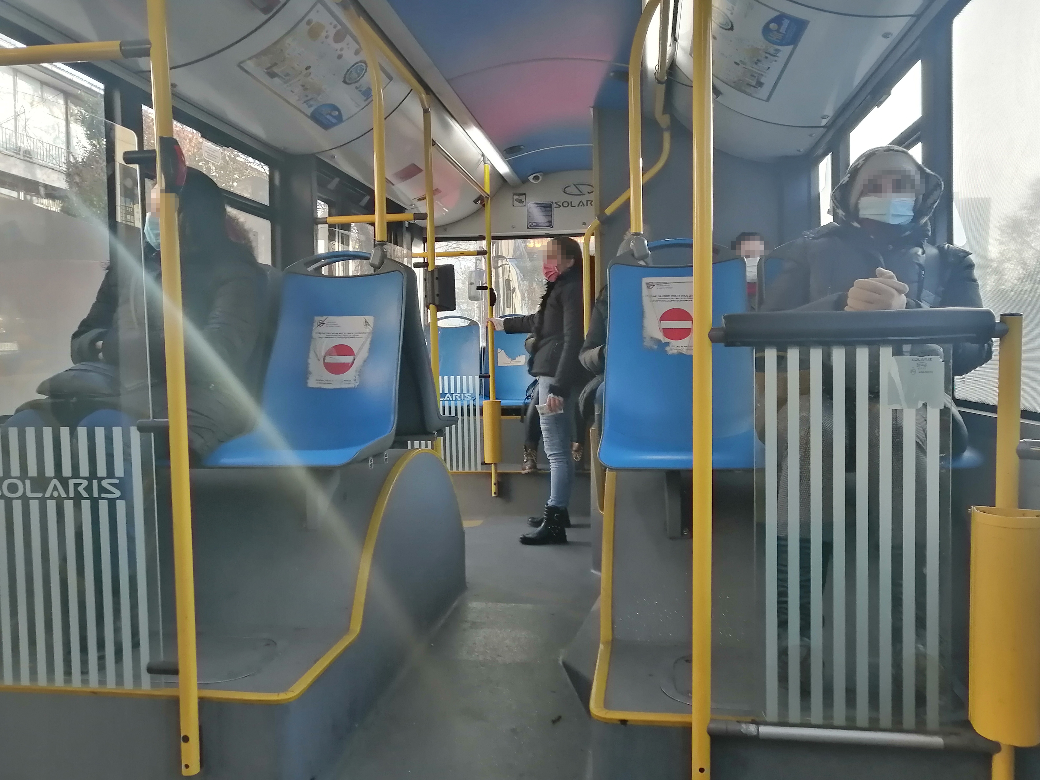 Beograd 02.12.2020. GSP, autobus, gradski prevoz, ljudi, koronavirus Foto: Bojana Milovanović/Nova.rs