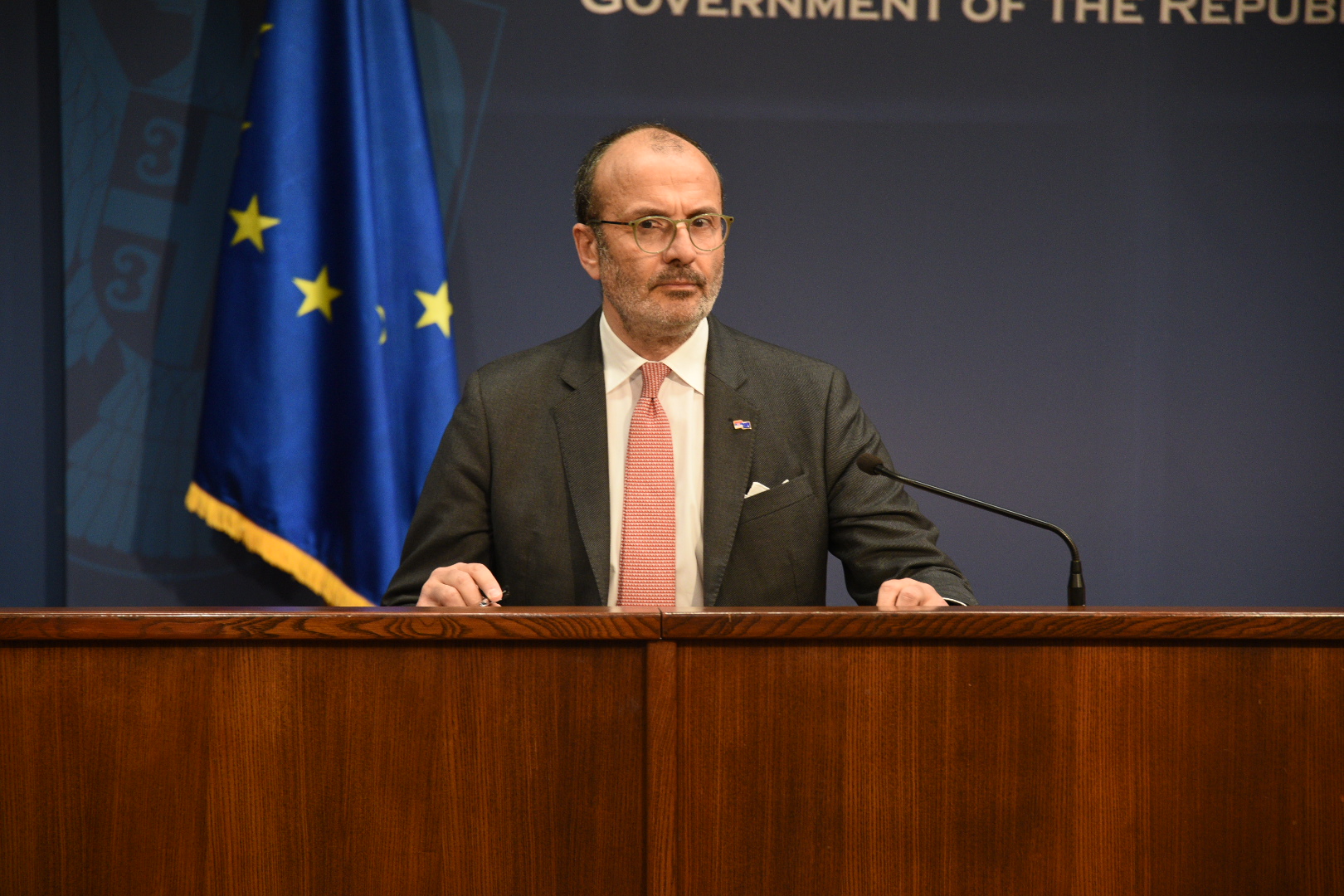 Beograd 20.03.2020. Sem Fabrici, ambasador i šef Delegacije Evropske unije u Srbij. Potpisivanje sporazuma Foto: Dragan Mujan/Nova.rs