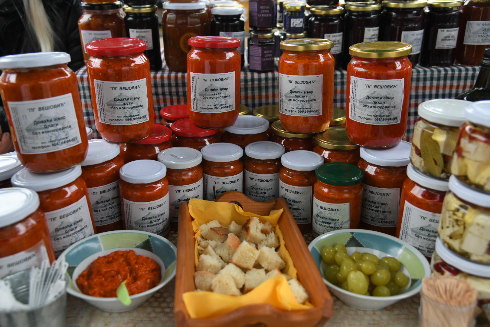 Beograd 07. novembar 2020. Zimnica na zelenoj pijaci Blok 44 Novi Beograd Foto:Nemanja Jovanović/Nova.rs