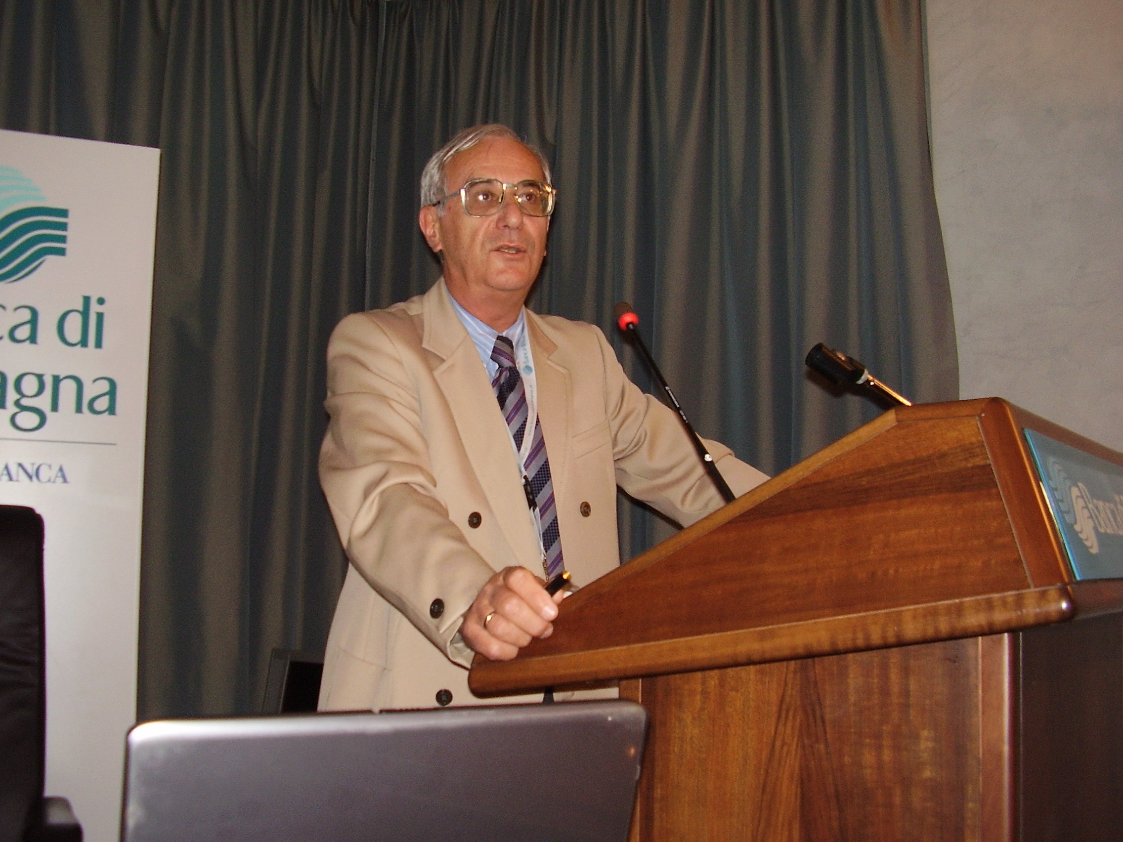 Prof.dr_.Dragan-Uskokovic.jpg