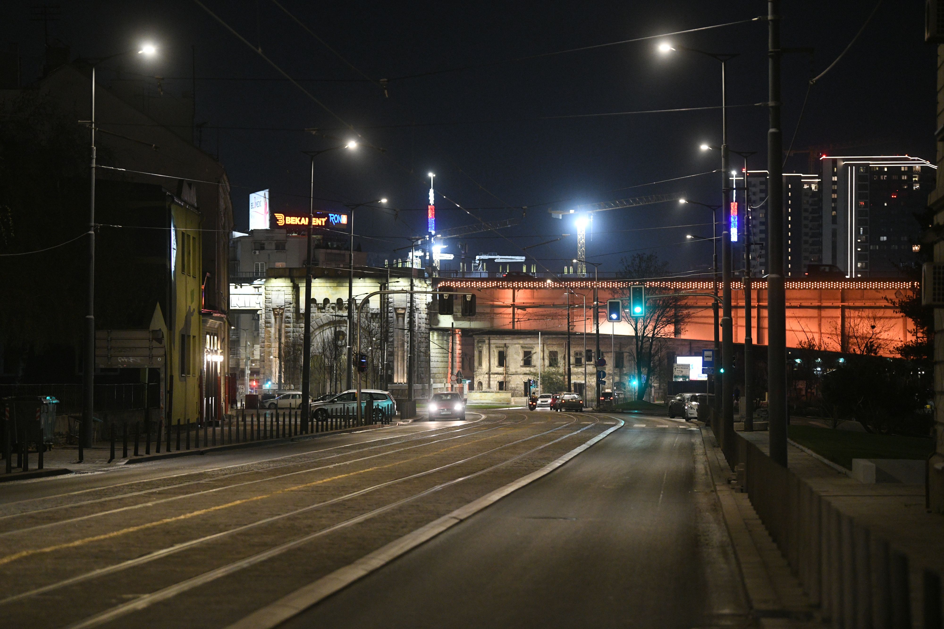Beograd, 4.12.2020. Pust grad, koronavirus, veče, zatvoreni restorani i tržni centri, noć, Karađorđeva, brankov most Foto: Filip Krainčanić/Nova.rs