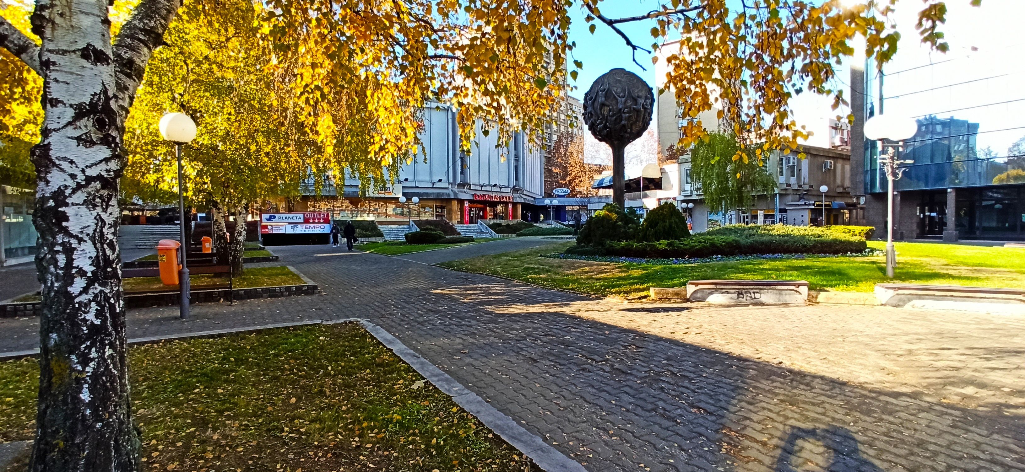 Kragujevac 05. decembar 2020. Vikend karantin, stanje u gradu tokom poostrenih mera u suzbijanju koronavirusa, zatvoreni objekti prazne ulice, prazan park Foto:Aleksandra Petrović/Nova.rs