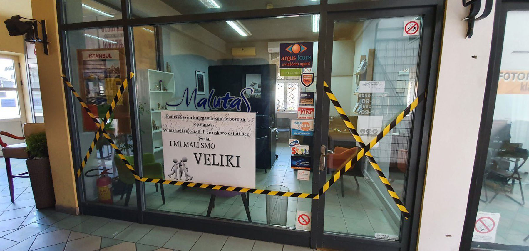 Turisticke agencije zute trake protest