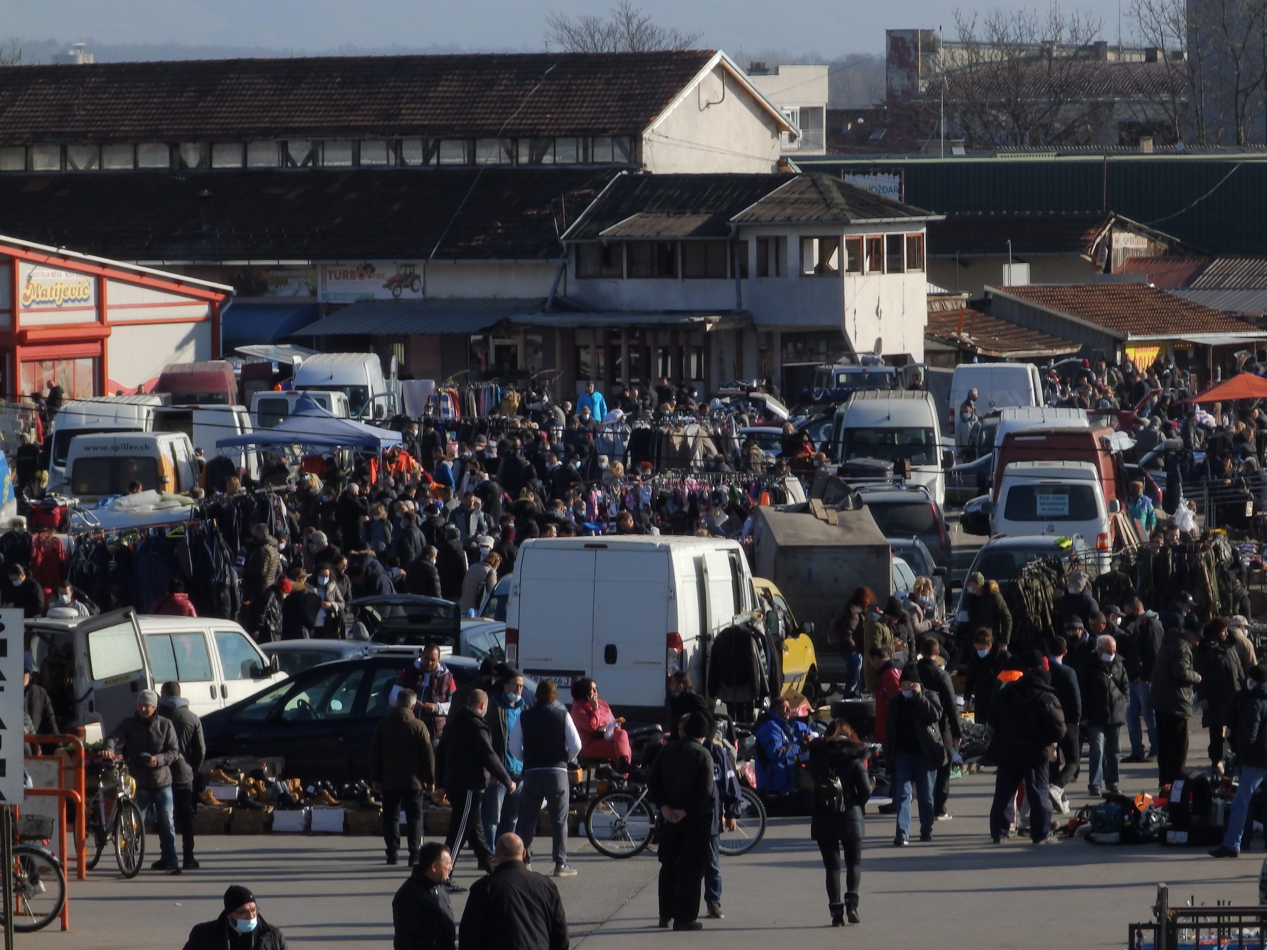 Kraljevo - Prepuna buvlja pijaca