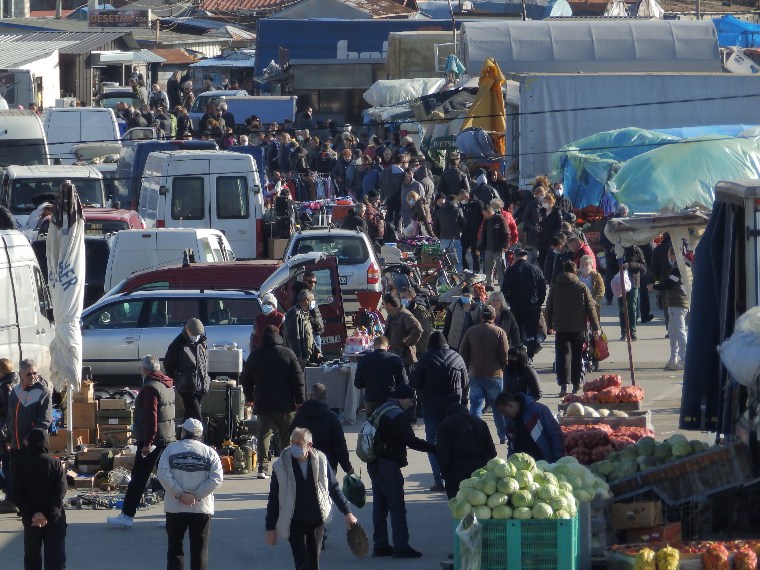 Kraljevo - Prepuna buvlja pijaca
