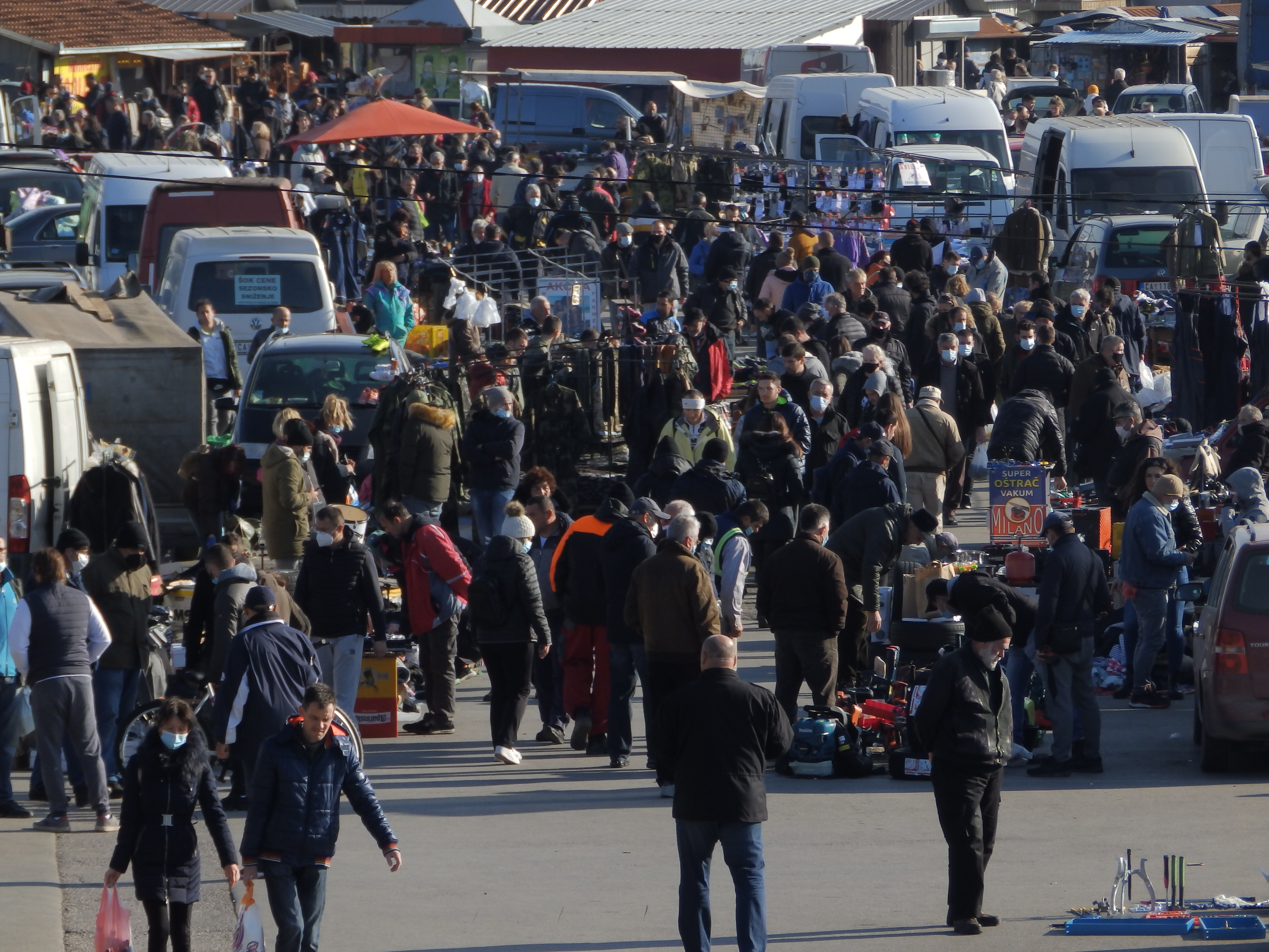 Kraljevo - Prepuna buvlja pijaca