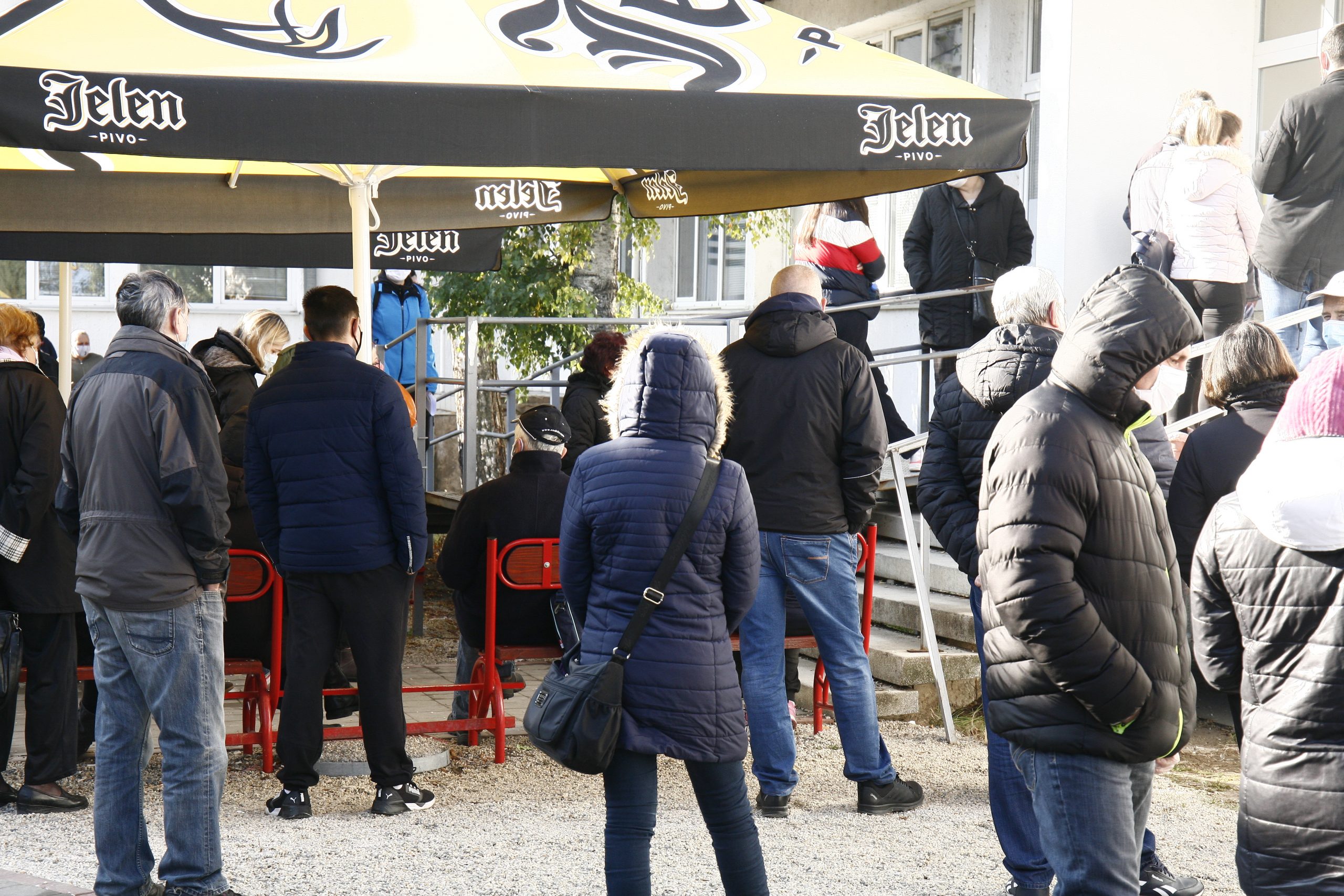 kragujevac 16.11.2020 kovid ambulanta, čekanje, redovi