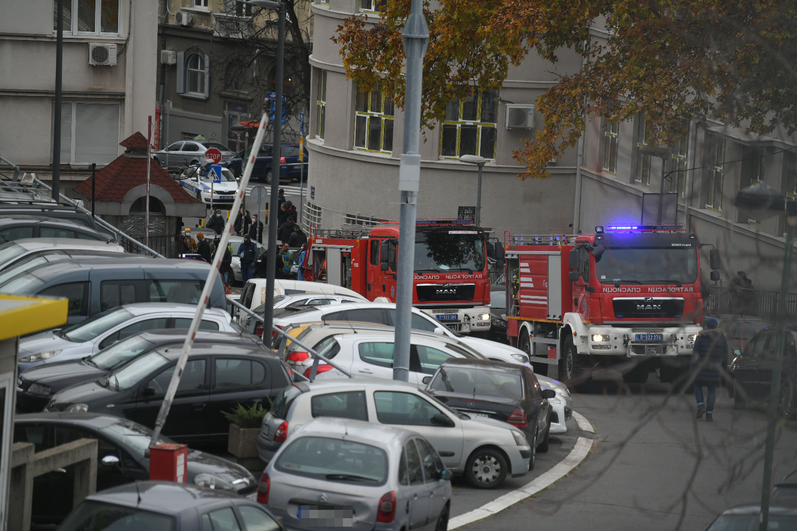 Beograd 04.12.2020. Eksplozija, Aberdareva ulica, Ilije Garašanina, RTS, eksplodirao auto, plinska boca, vatrogasci, vatrogasni kamion, vatrogasno vozilo Foto: Nemanja Jovanović/Nova.rs
