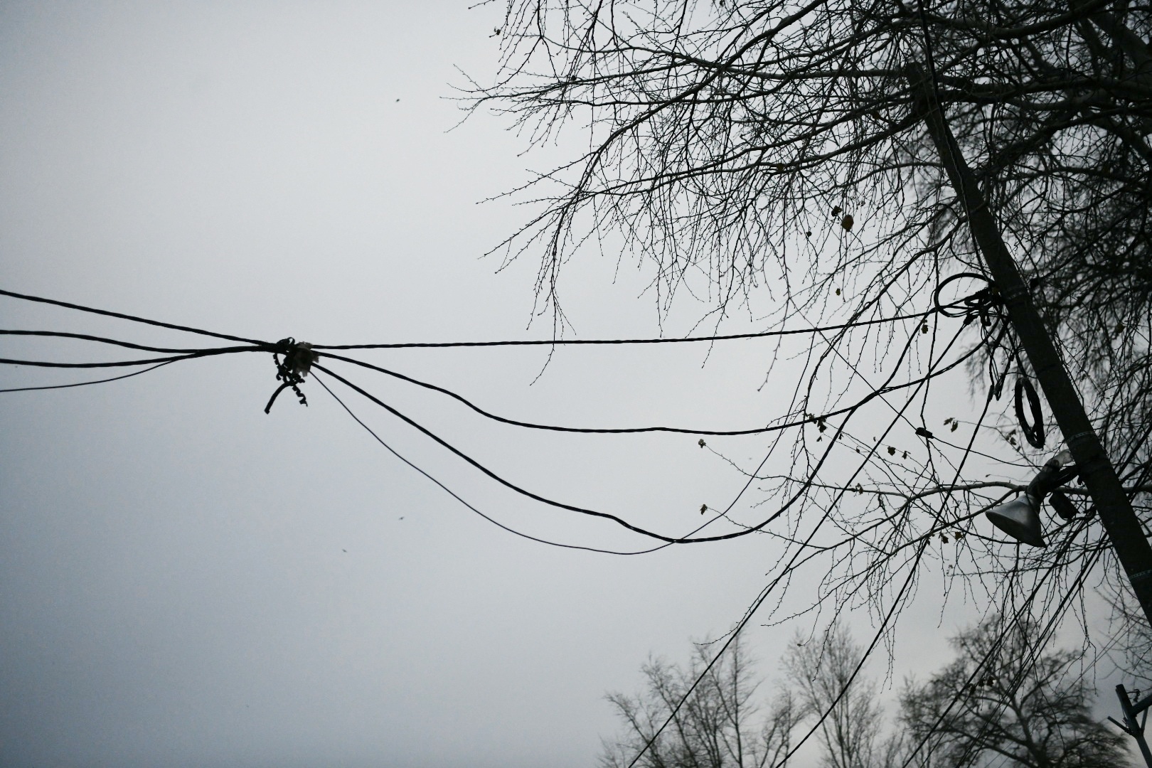 Beograd 09. decembar 2020. Novi Beograd, blokovi, struja, bandera, zice, isecena struja, splavovi Foto:Vesna Lalić/Nova.rs