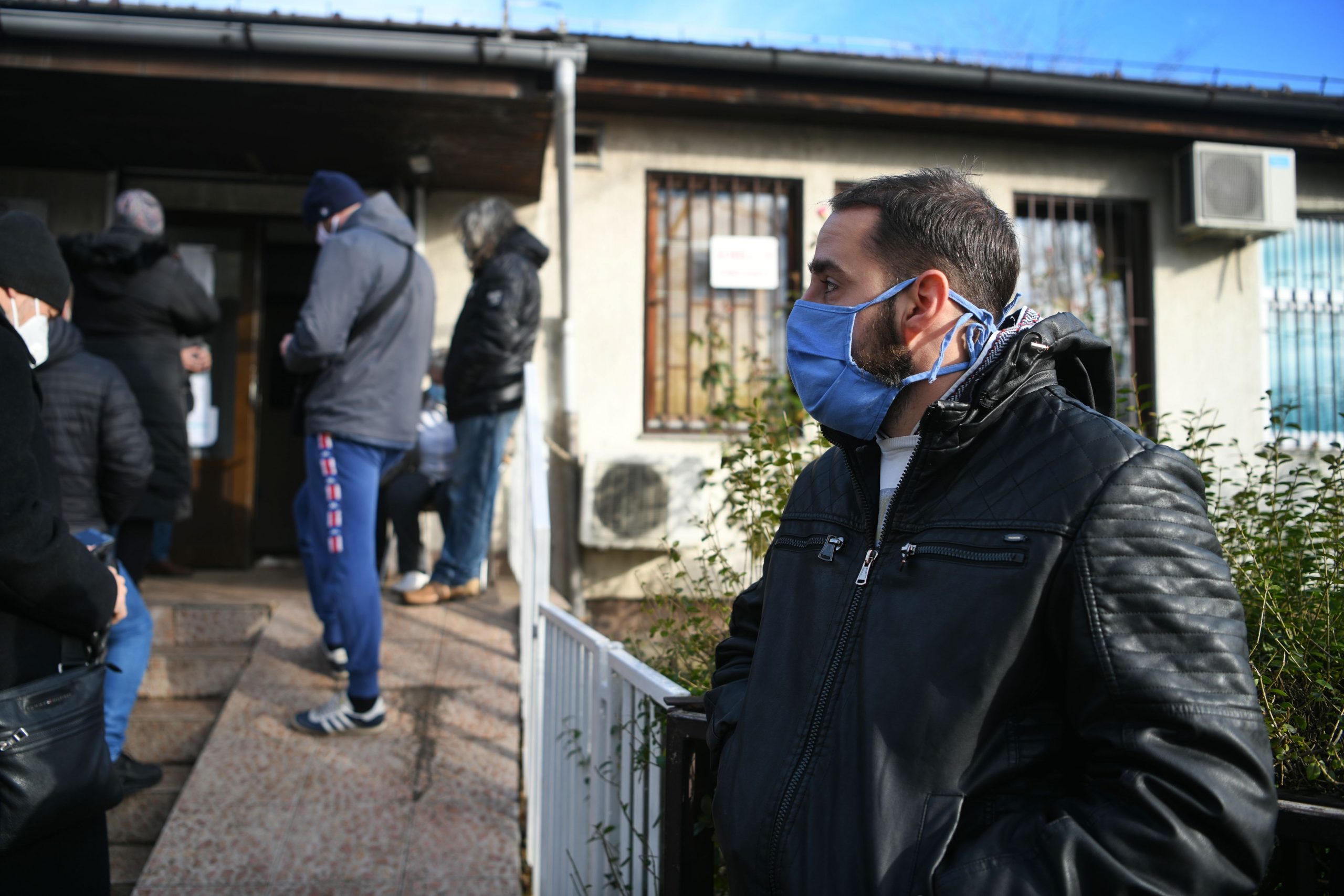Beograd 10.12.2020. Zemun, kovid ambulanta, koronavirus, pacijenti, čekanje, red, redovi Foto: Filip Krainčanić/Nova.rs