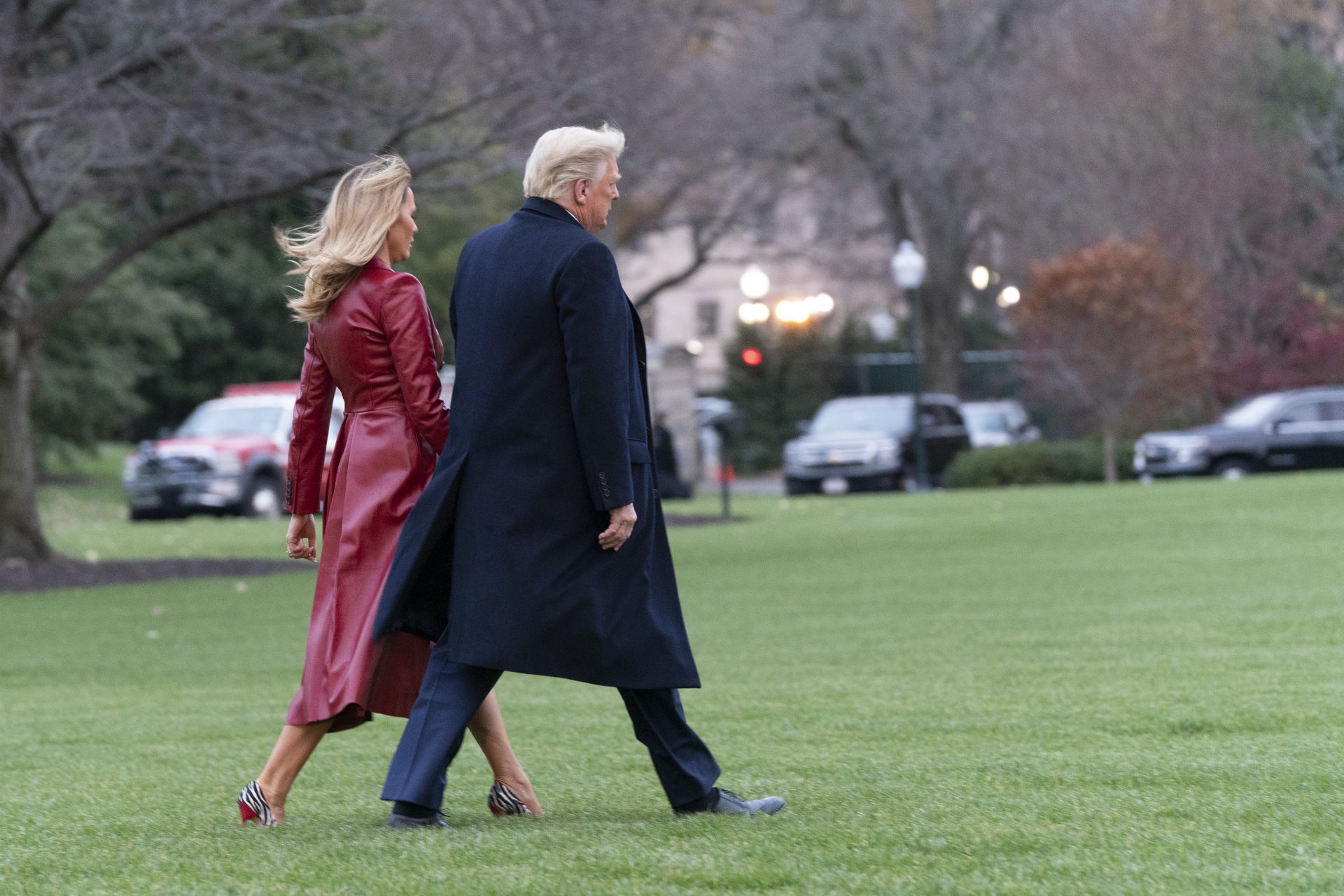 epa08865426 US President Donald J. Trump and First lady Melania Trump depart the White House in Washington, DC, USA, 05 December 2020, to attend a senate election rally in Georgia.  EPA-EFE/Chris Kleponis / POOL