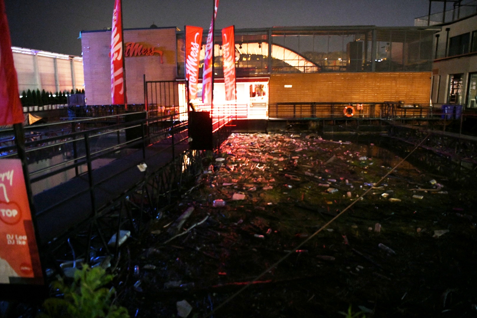 Beograd 04.07.2020. Noć u Beogradu, kafana, kafane, restoran, restorani, kafić, kafići, klubovi, klub, splavovi, koronavirus Foto: Vesna Lalić/Nova.rs