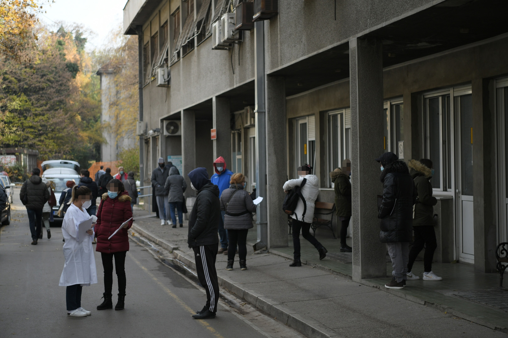 Beograd 23.11.2020. Infektivna klinka, koronavirus, prijemna ambulanta, kovid ambulanta, pacijenti Foto: Dragan Mujan/Nova.rs